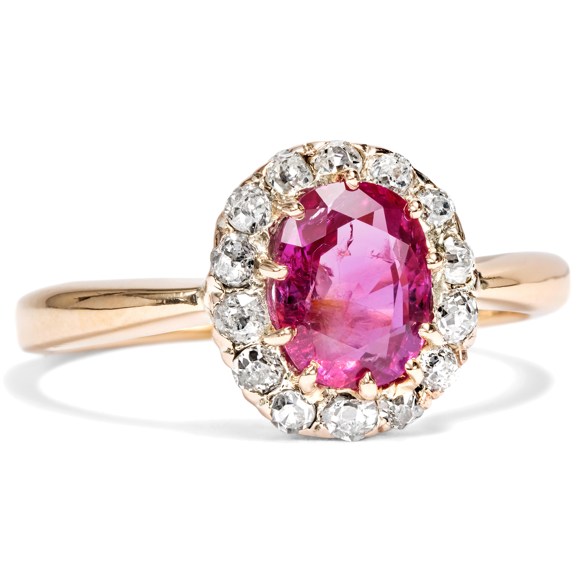 Kostbarer Ring mit unbehandeltem Rubin aus Burma & Diamanten, um 1900 Kostbarer Ring mit unbehandeltem Rubin aus Burma & Diamanten, um 1900