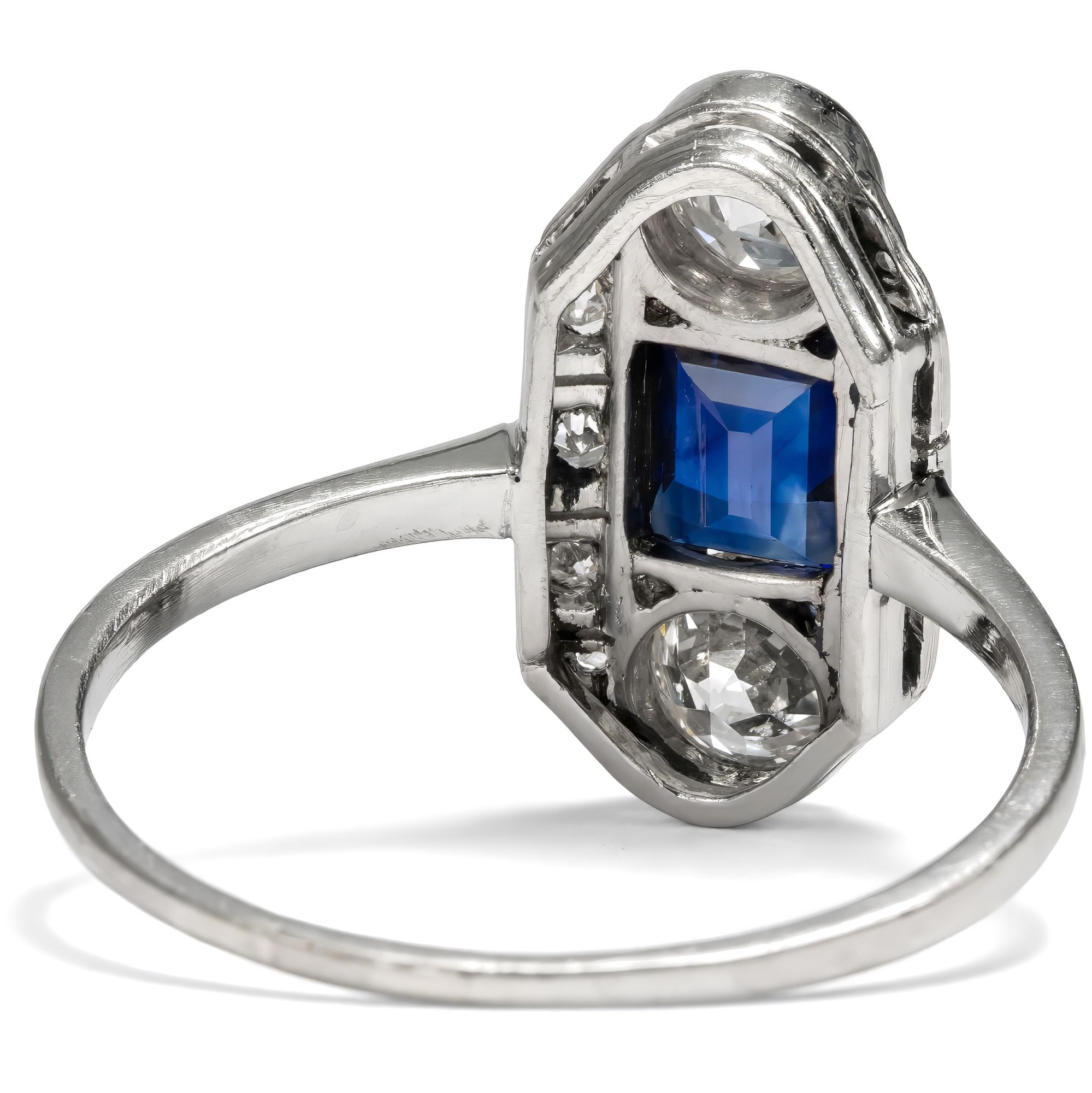 Eleganter Ring des Art Déco mit Saphir & Diamanten in Platin, um 1930 Eleganter Ring des Art Déco mit Saphir & Diamanten in Platin, um 1930
