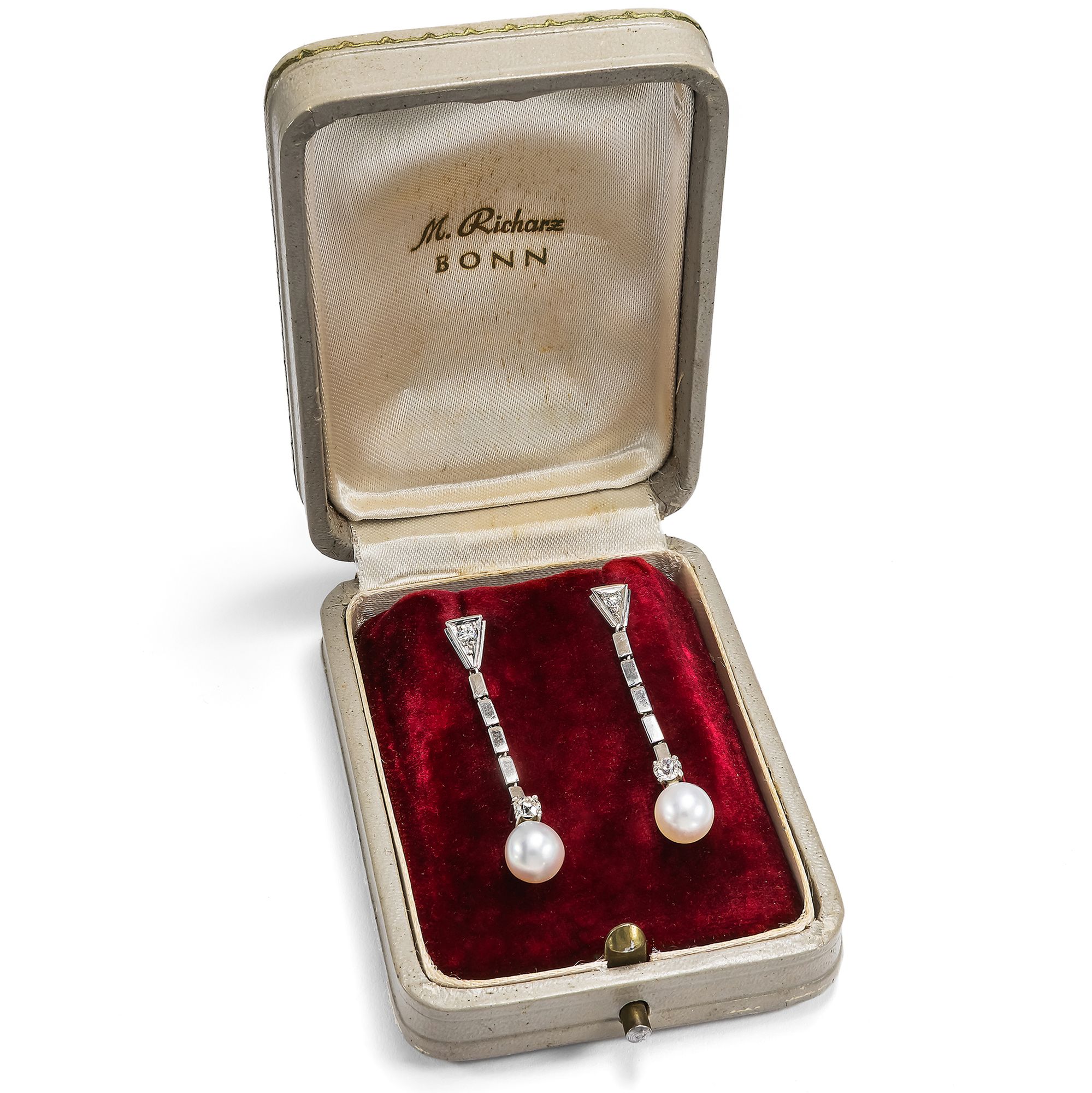 Lange Ohrhänger mit Perlen & Diamanten in Weißgold, um 1955 Lange Ohrhänger mit Perlen & Diamanten in Weißgold, um 1955