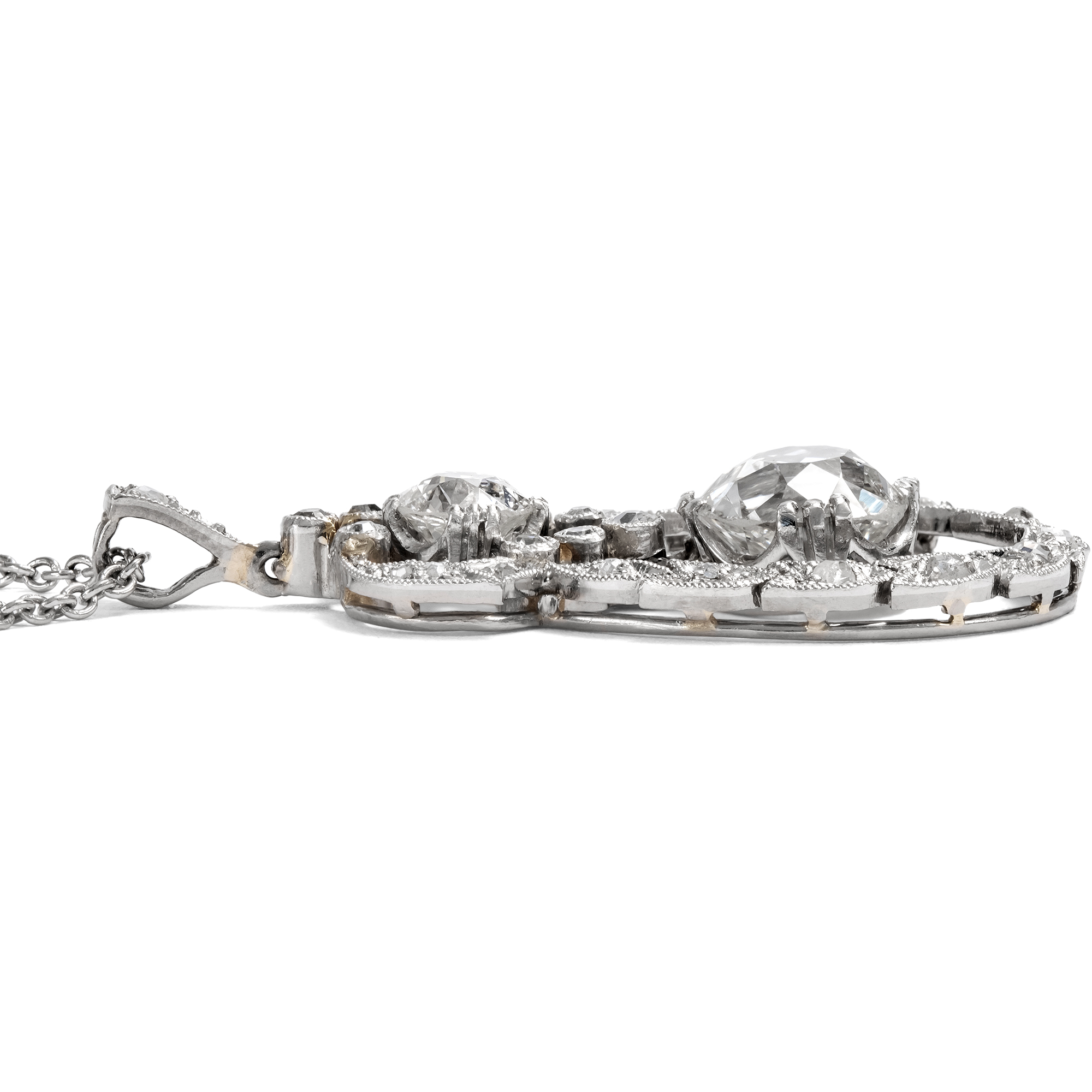 Eleganter Anhänger des Garland Style mit 1,85 ct Diamanten in Platin, um 1910 Eleganter Anhänger des Garland Style mit 1,85 ct Diamanten in Platin, um 1910