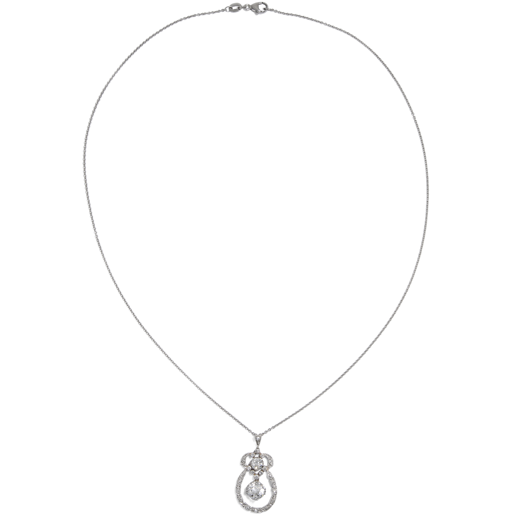 Eleganter Anhänger des Garland Style mit 1,85 ct Diamanten in Platin, um 1910 Eleganter Anhänger des Garland Style mit 1,85 ct Diamanten in Platin, um 1910