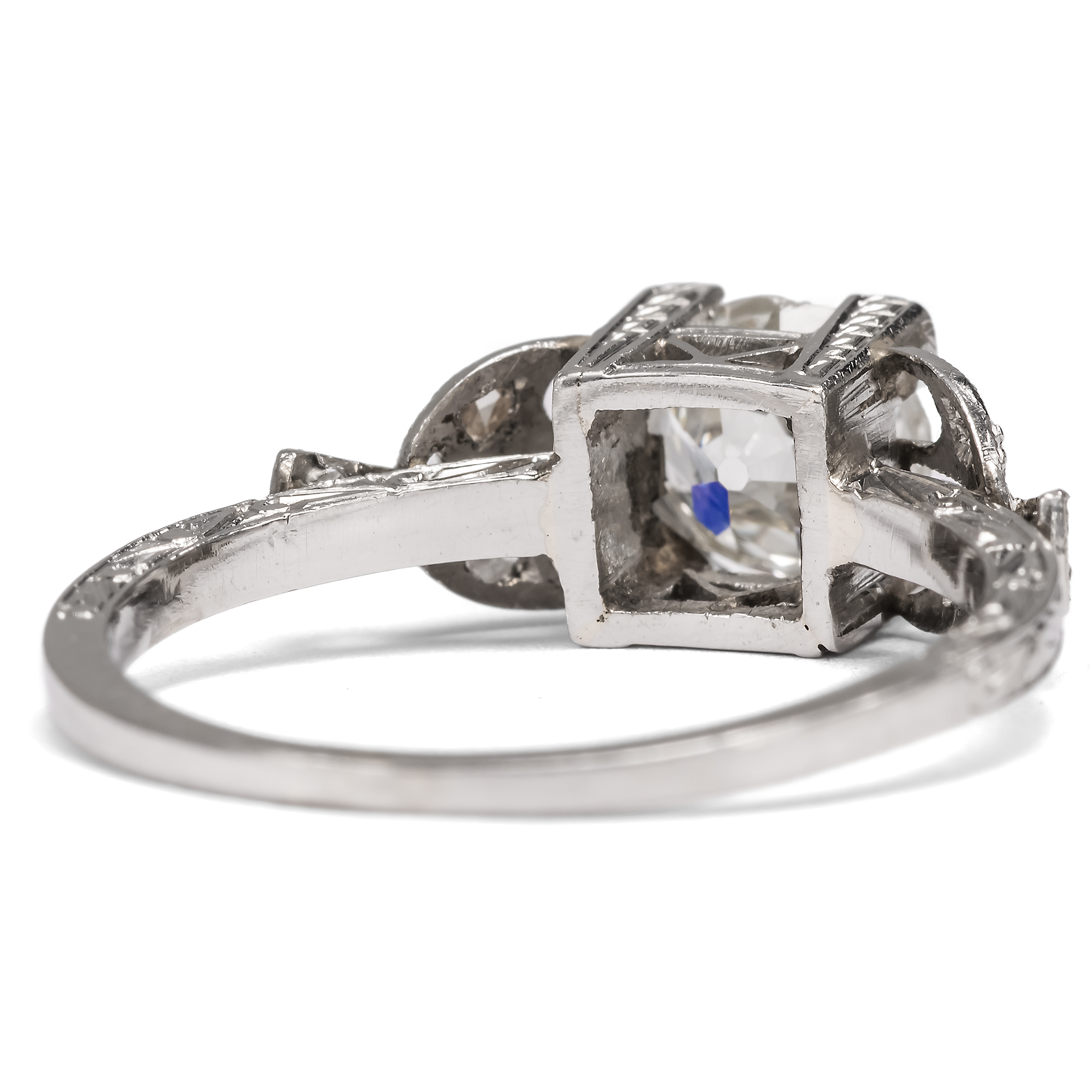 Antiker Ring des Art Déco mit 0,80 ct Diamant im Altschliff in Weißgold, um 1925 Antiker Ring des Art Déco mit 0,80 ct Diamant im Altschliff in Weißgold, um 1925