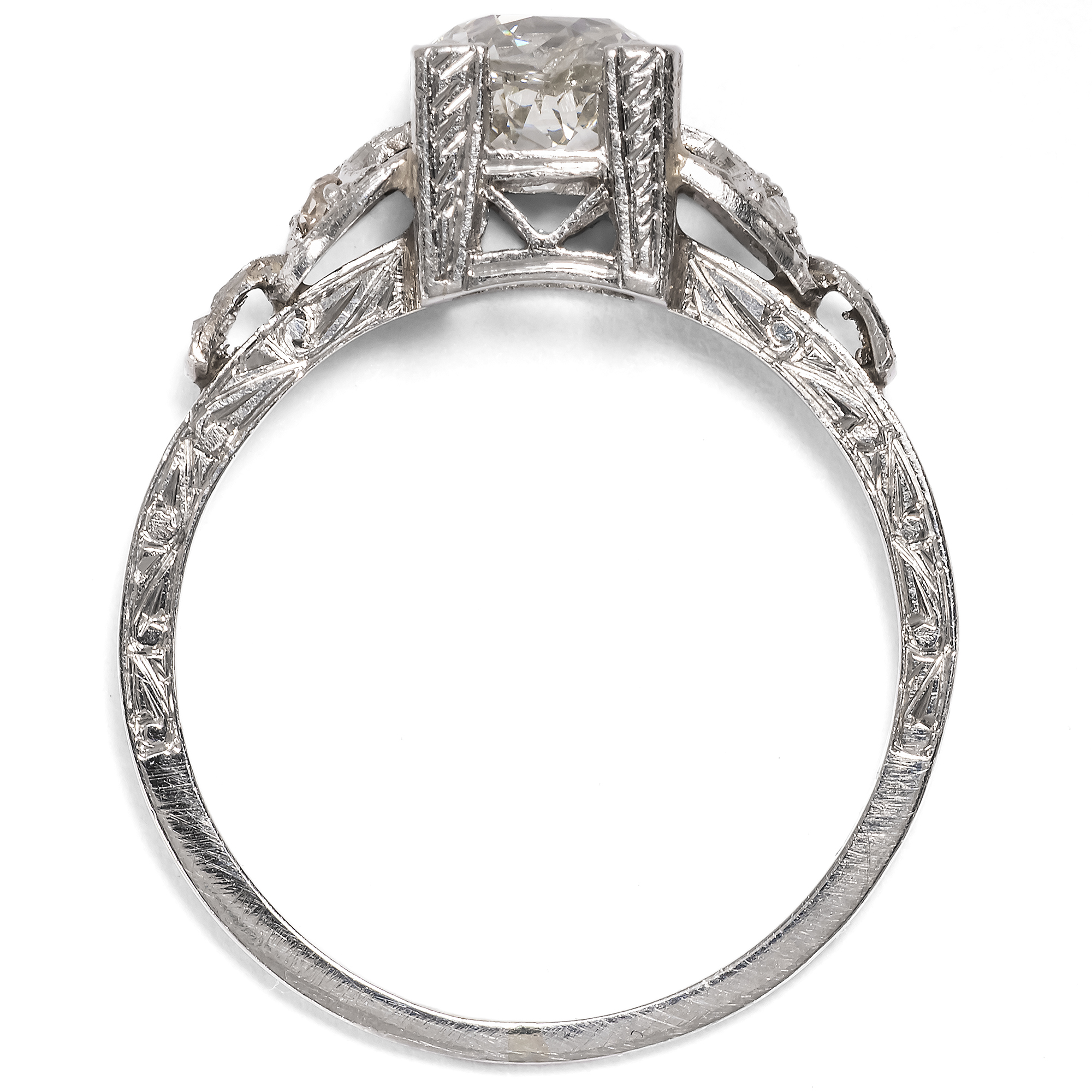 Antiker Ring des Art Déco mit 0,80 ct Diamant im Altschliff in Weißgold, um 1925 Antiker Ring des Art Déco mit 0,80 ct Diamant im Altschliff in Weißgold, um 1925