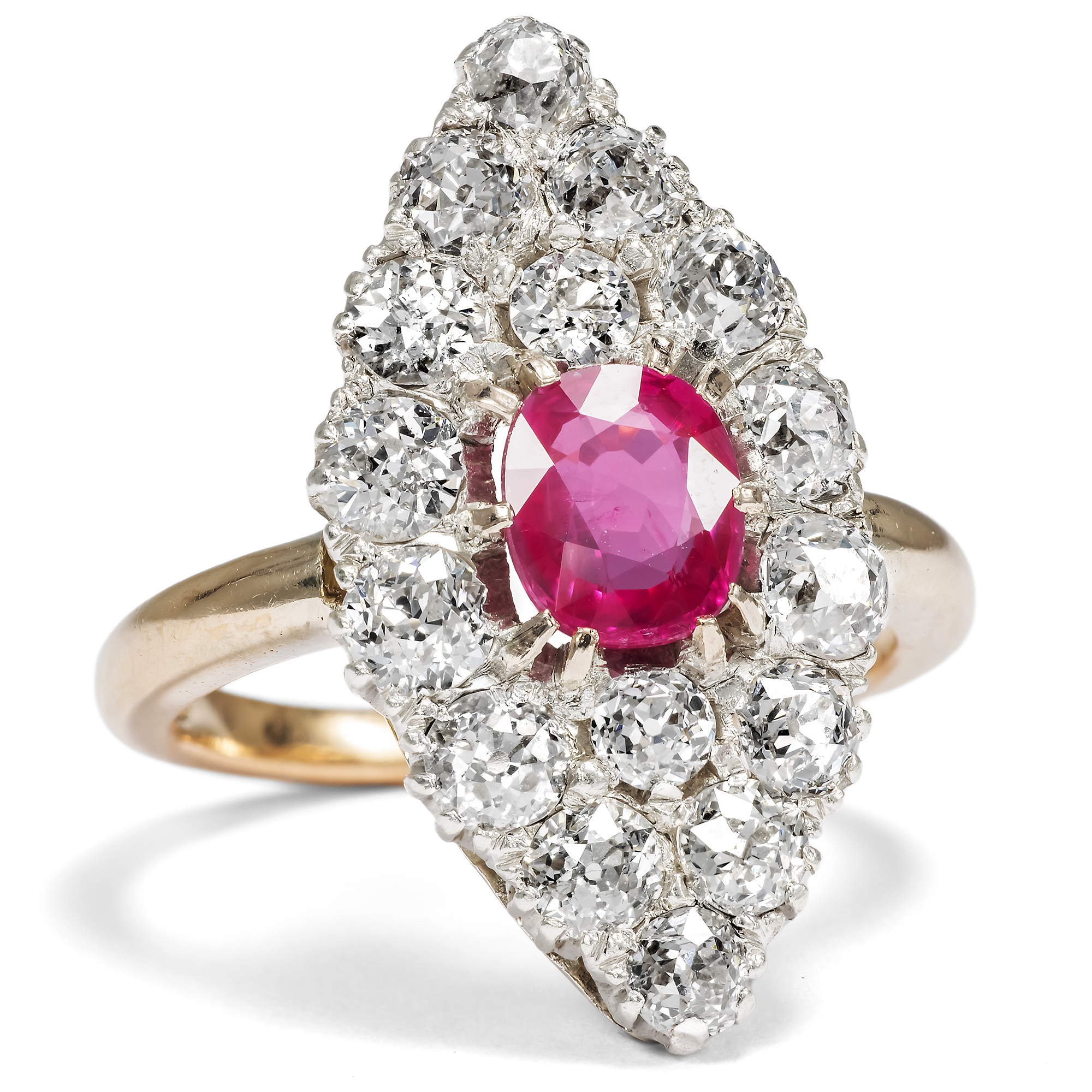 Fabelhafter „Marquise"-Ring mit Rubin & Diamanten im Altschliff, Wien um 1890 Fabelhafter „Marquise"-Ring mit Rubin & Diamanten im Altschliff, Wien um 1890
