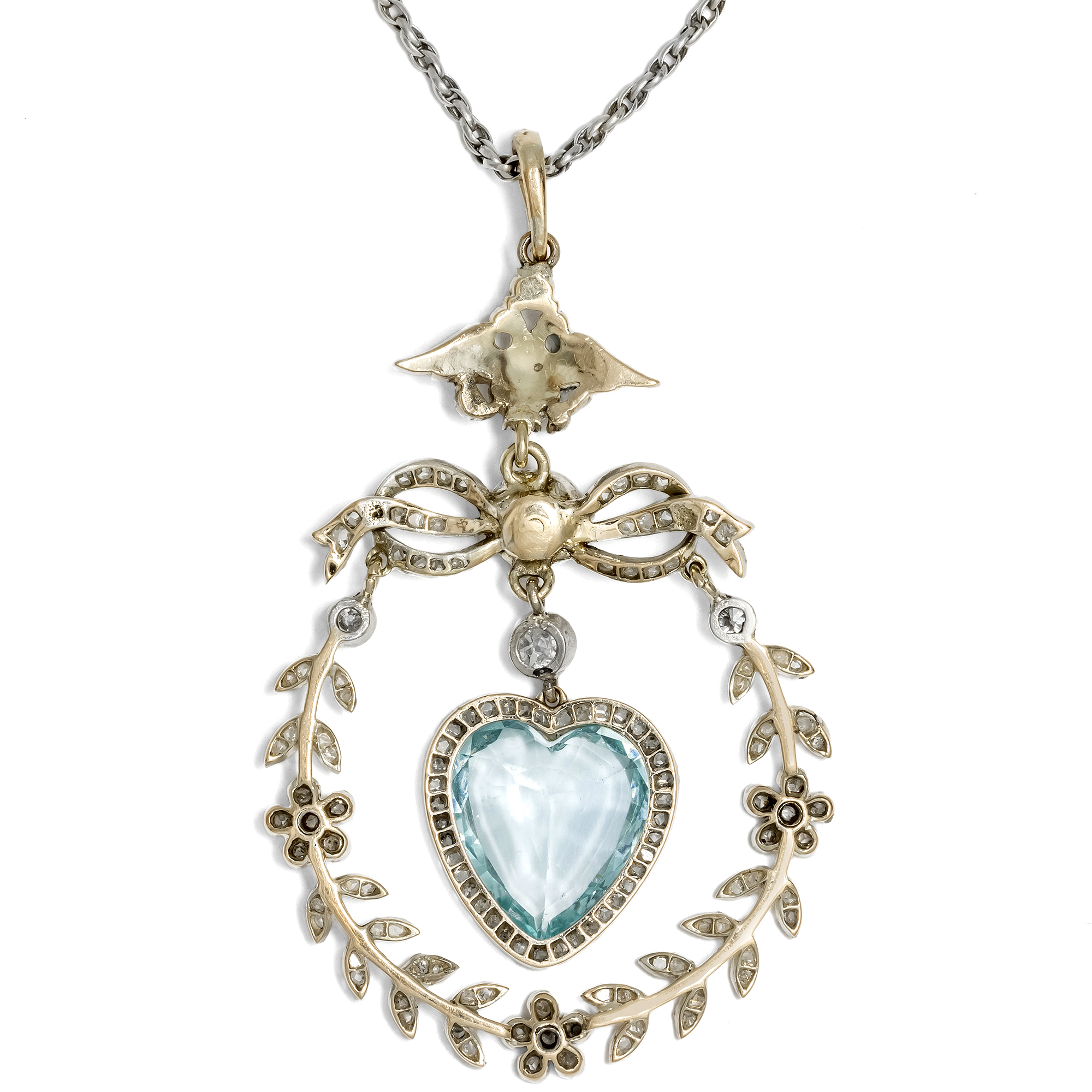 Kostbarer Anhänger mit Aquamarin & Diamanten in Silber auf Gold, Russland, um 1910 Kostbarer Anhänger mit Aquamarin & Diamanten in Silber auf Gold, Russland, um 1910