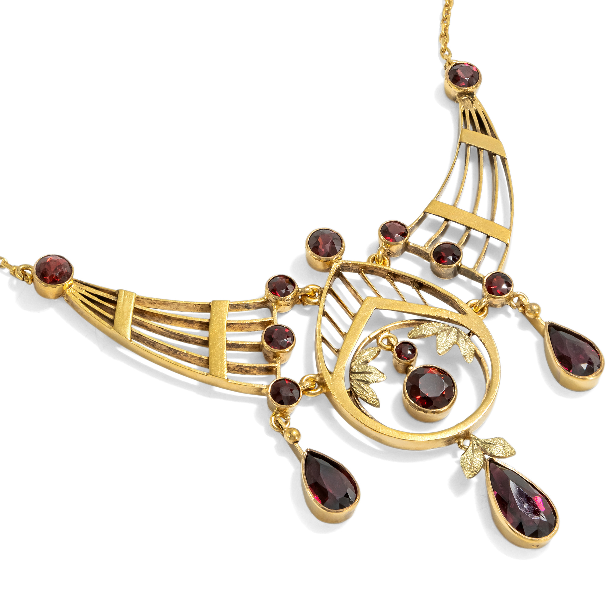 Antique Necklace with Garnets in Gold, Prague, c. 1905 Antique Necklace with Garnets in Gold, Prague, c. 1905