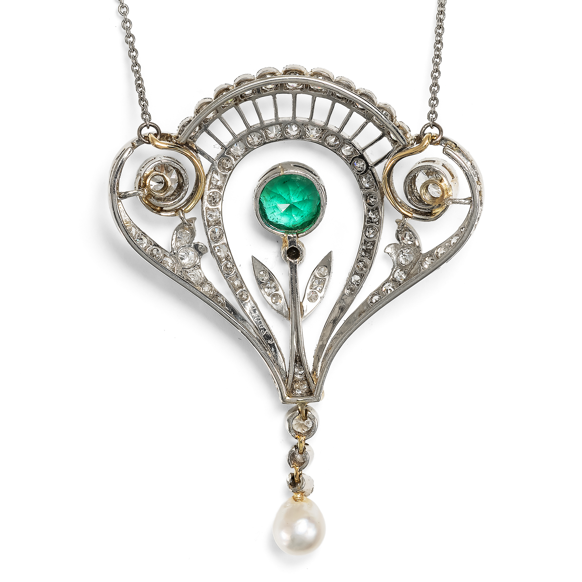 Feine Anhänger-Brosche mit Smaragd & Diamanten in Platin, um 1910 Feine Anhänger-Brosche mit Smaragd & Diamanten in Platin, um 1910