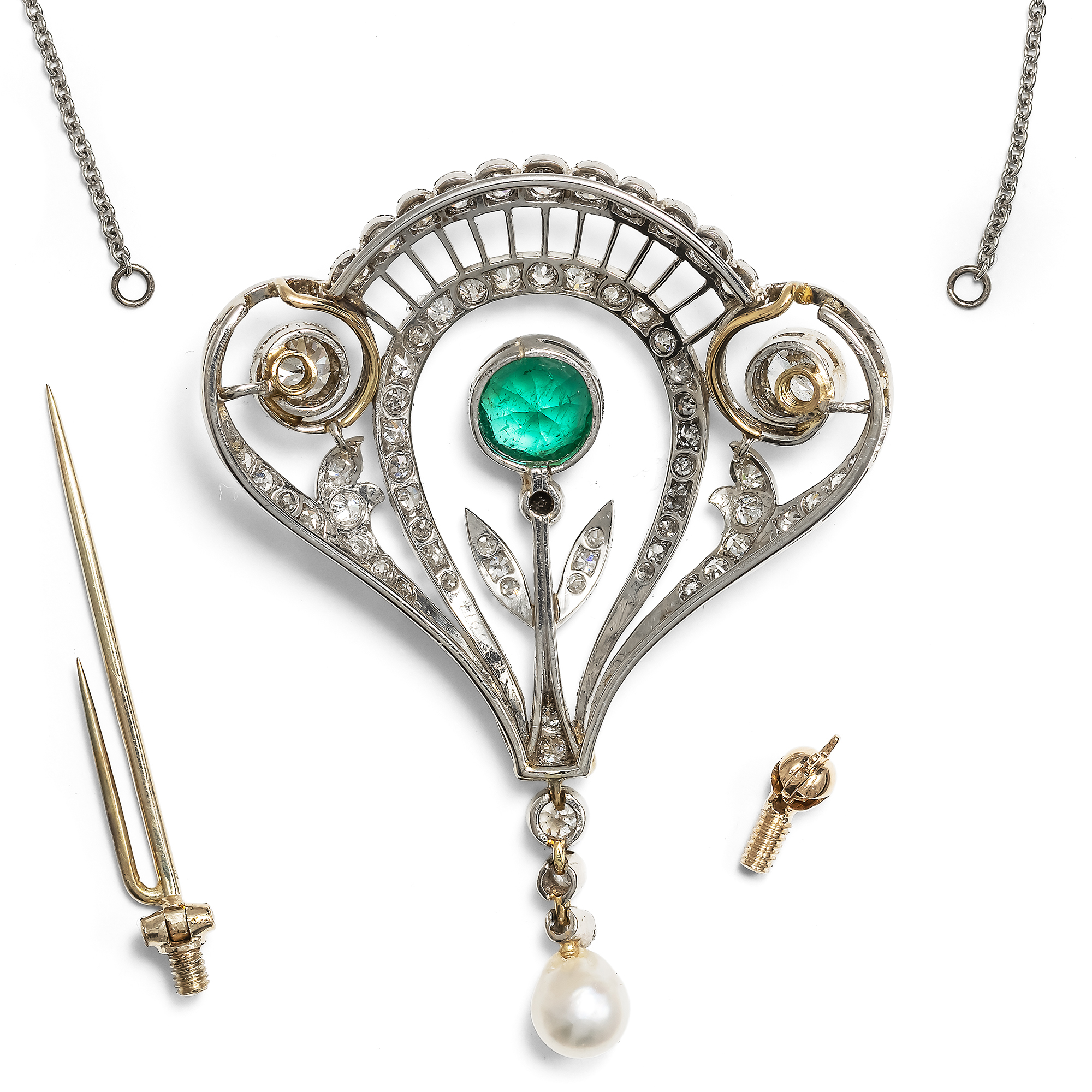 Feine Anhänger-Brosche mit Smaragd & Diamanten in Platin, um 1910 Feine Anhänger-Brosche mit Smaragd & Diamanten in Platin, um 1910