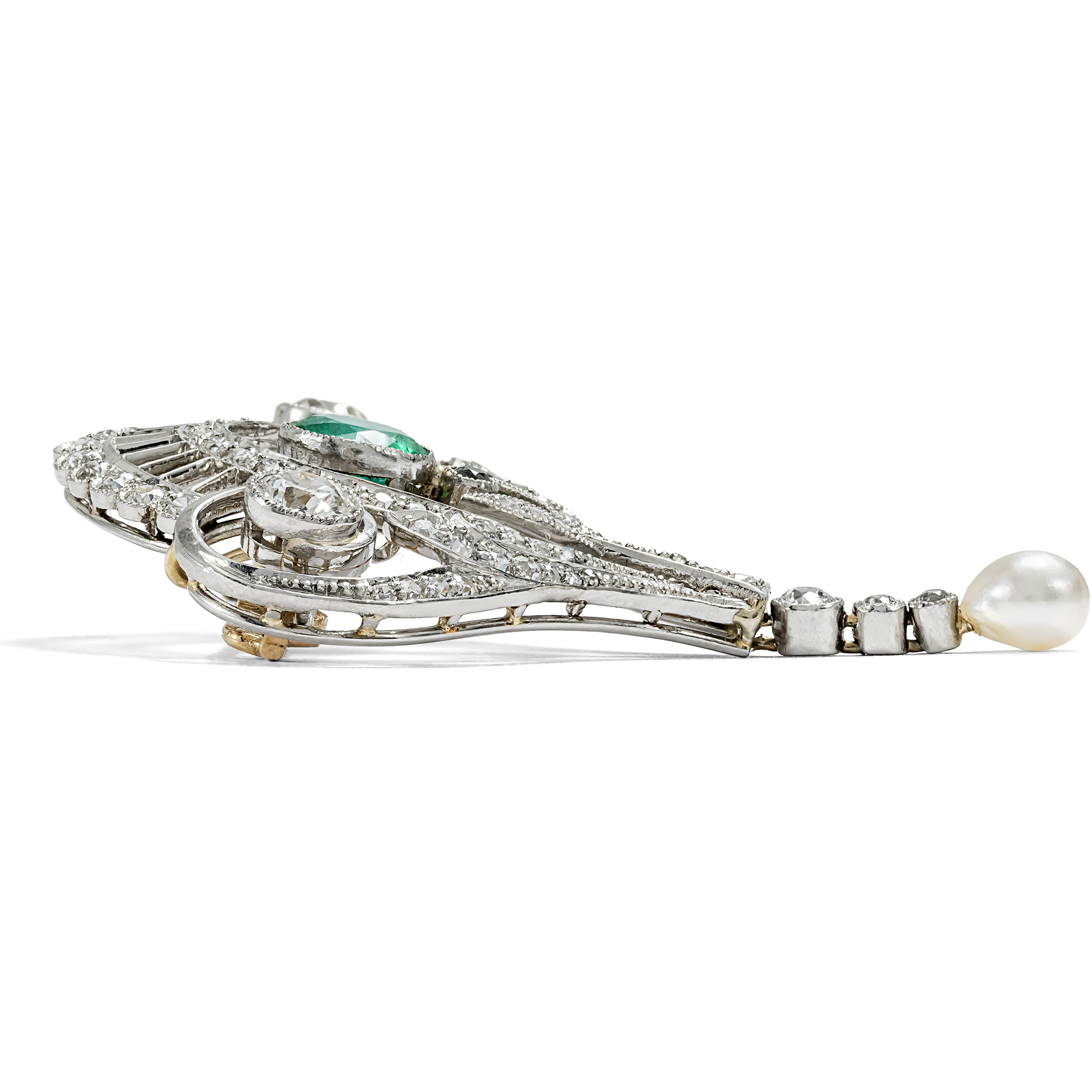 Feine Anhänger-Brosche mit Smaragd & Diamanten in Platin, um 1910 Feine Anhänger-Brosche mit Smaragd & Diamanten in Platin, um 1910