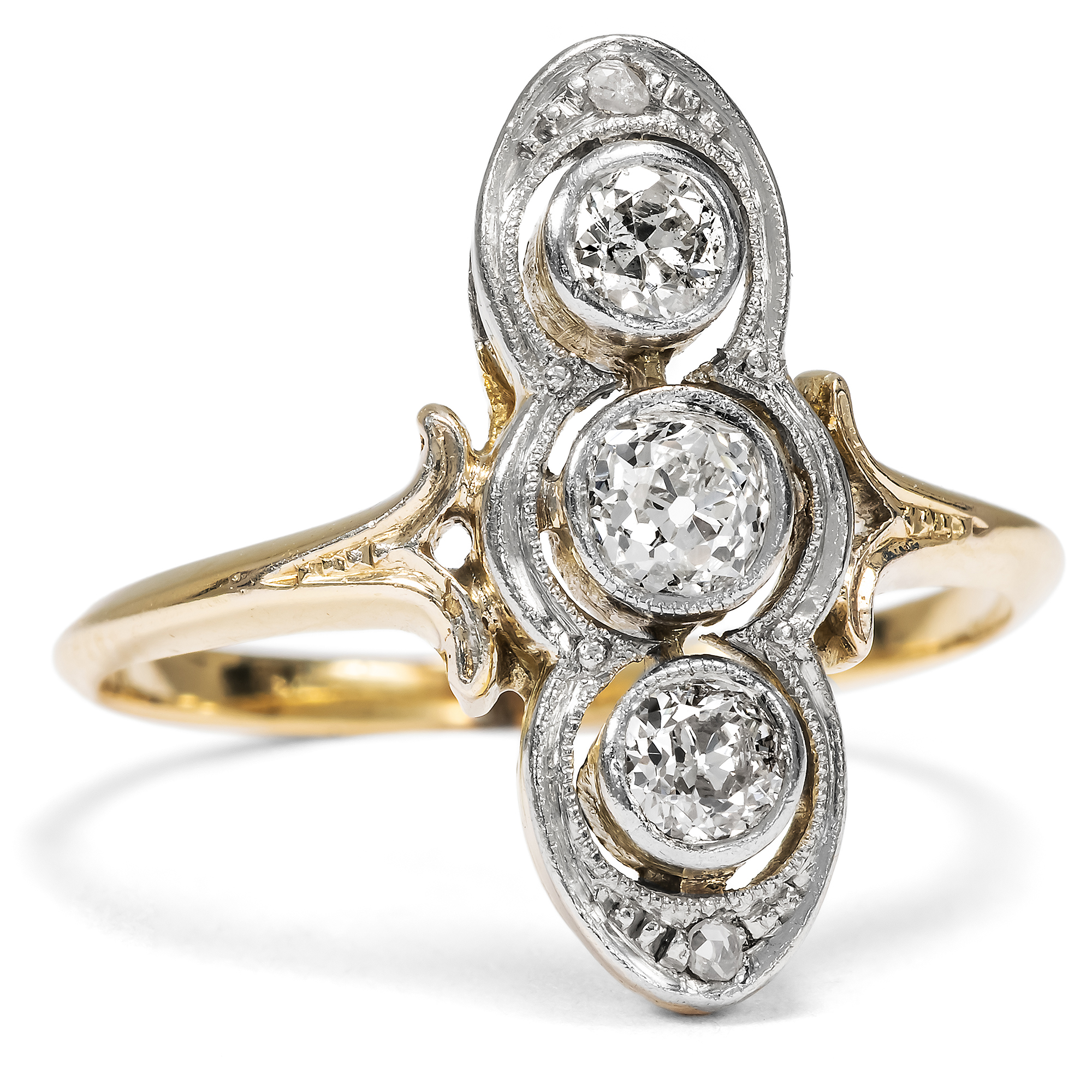 Charmanter Trilogie-Ring mit Diamanten in Gold & Platin, Deutschland um 1910 Charmanter Trilogie-Ring mit Diamanten in Gold & Platin, Deutschland um 1910