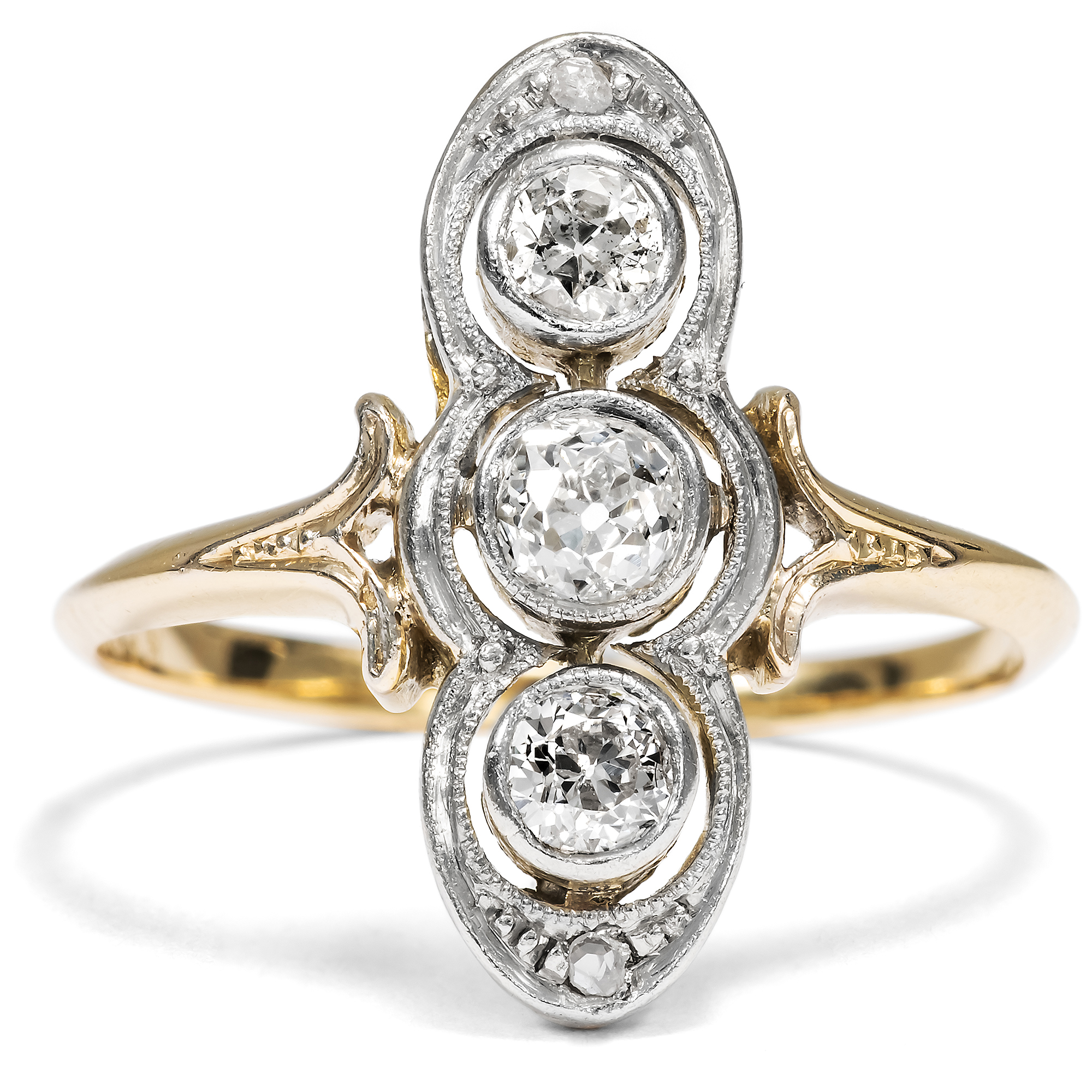 Charmanter Trilogie-Ring mit Diamanten in Gold & Platin, Deutschland um 1910 Charmanter Trilogie-Ring mit Diamanten in Gold & Platin, Deutschland um 1910