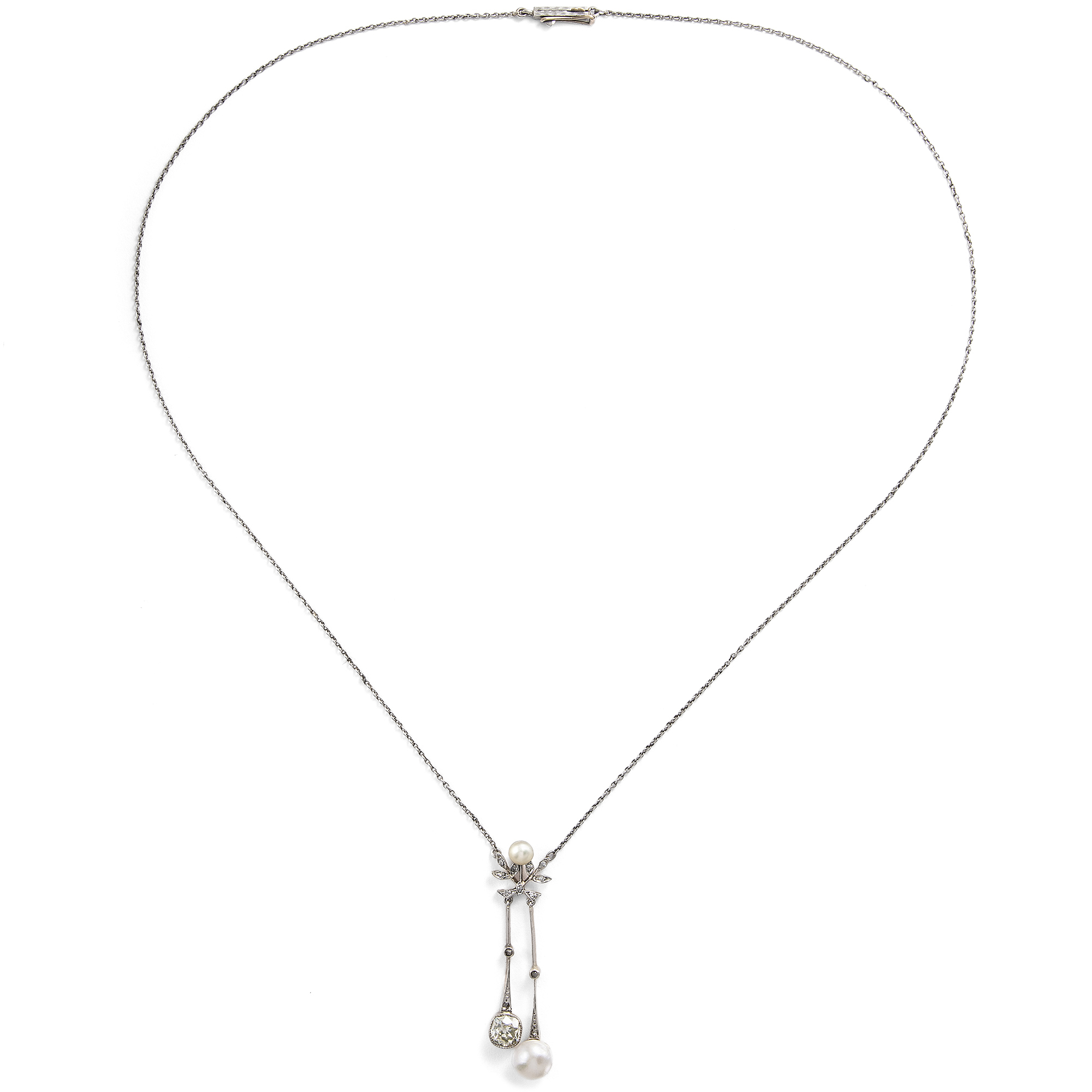 Antike Lavallière mit Diamanten & Perlen in Platin auf Gold, um 1905 Antike Lavallière mit Diamanten & Perlen in Platin auf Gold, um 1905