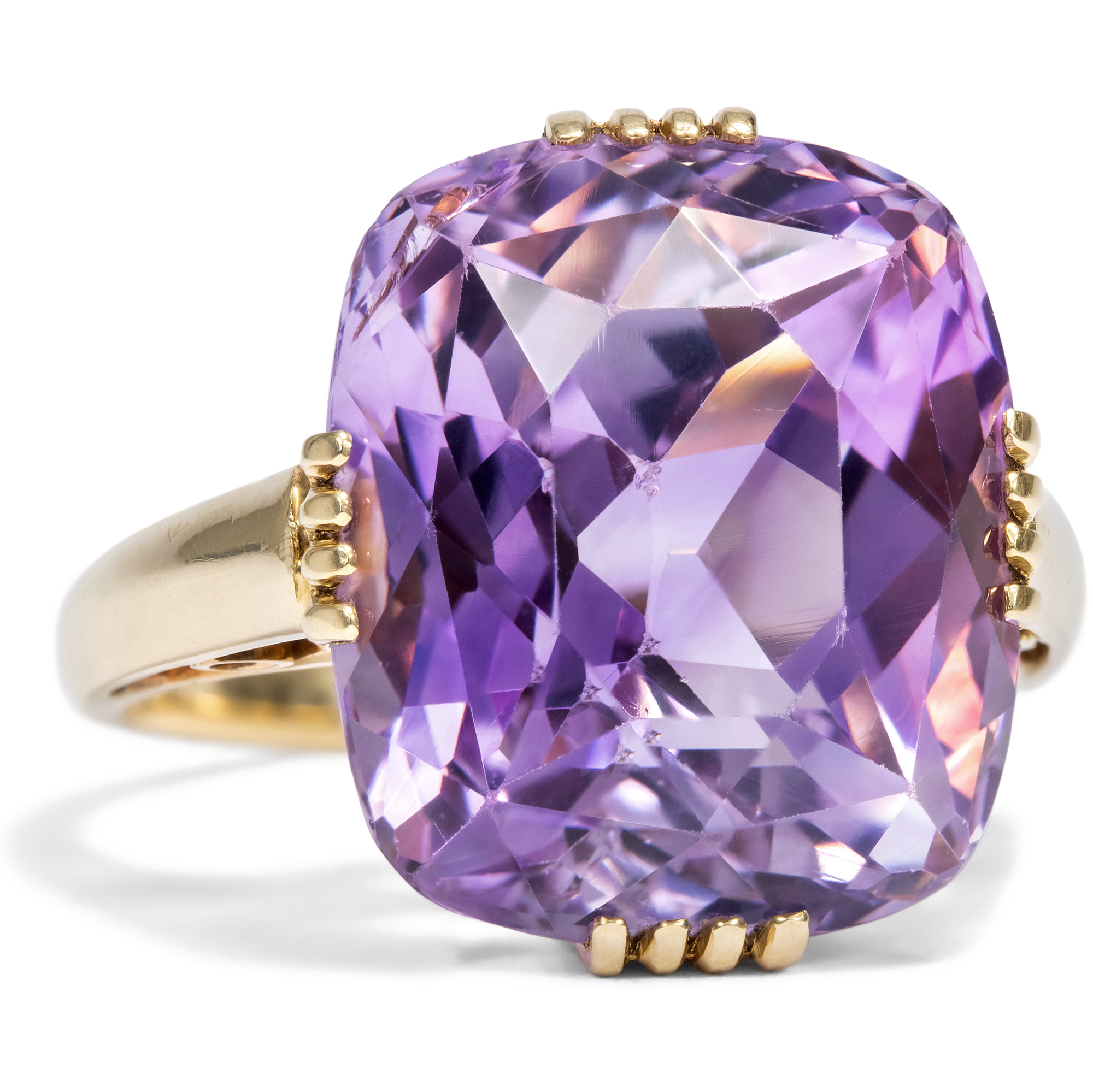 Vintage Cocktailring mit großem Amethyst in Gold, Deutschland um 1955 Vintage Cocktailring mit großem Amethyst in Gold, Deutschland um 1955