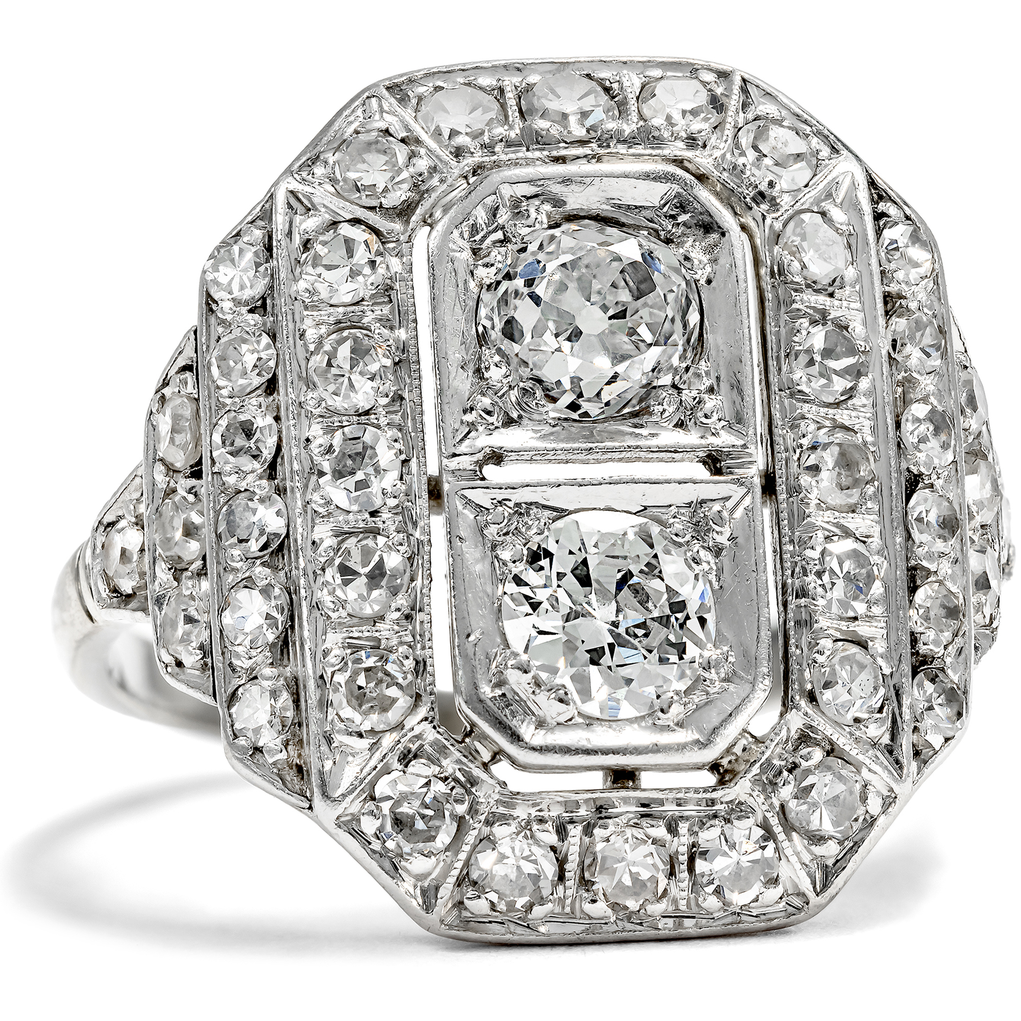 Magnificent Art Déco Ring with Diamonds in Platinum on White Gold, c. 1930 Magnificent Art Déco Ring with Diamonds in Platinum on White Gold, c. 1930