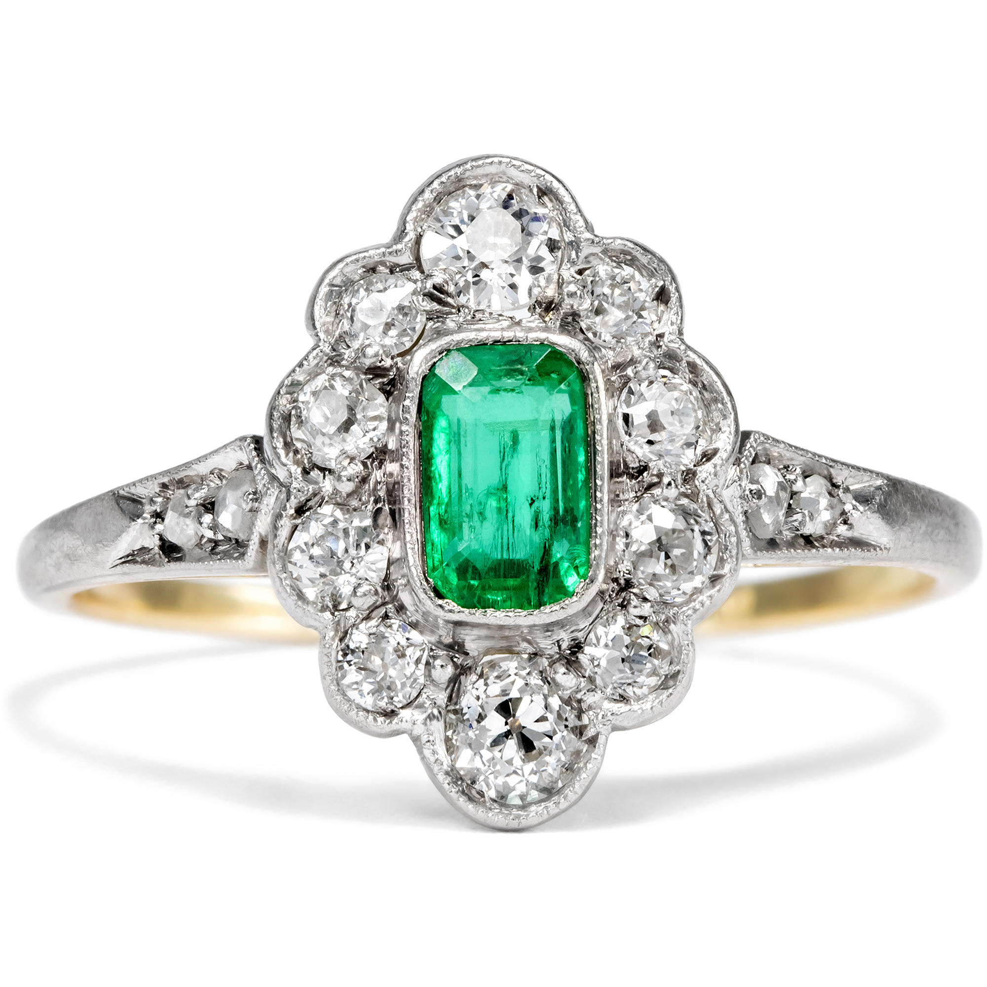 Zarter Navette-Ring mit Smaragd & Diamanten, um 1910 Zarter Navette-Ring mit Smaragd & Diamanten, um 1910