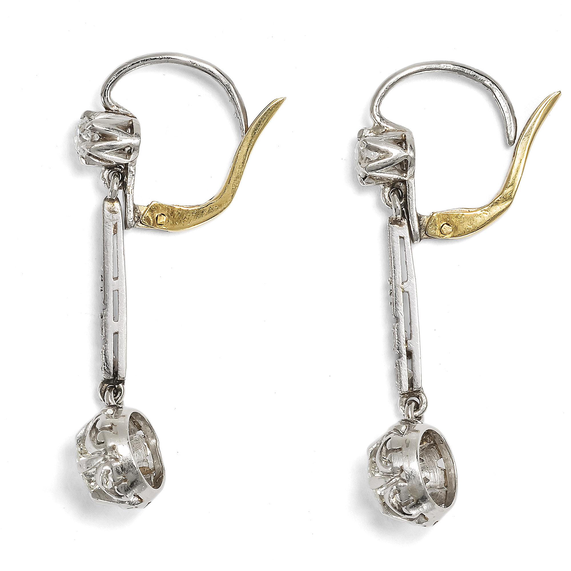 Elegant Decó Earrings with Diamonds in Platinum, c. 1930 Elegant Decó Earrings with Diamonds in Platinum, c. 1930