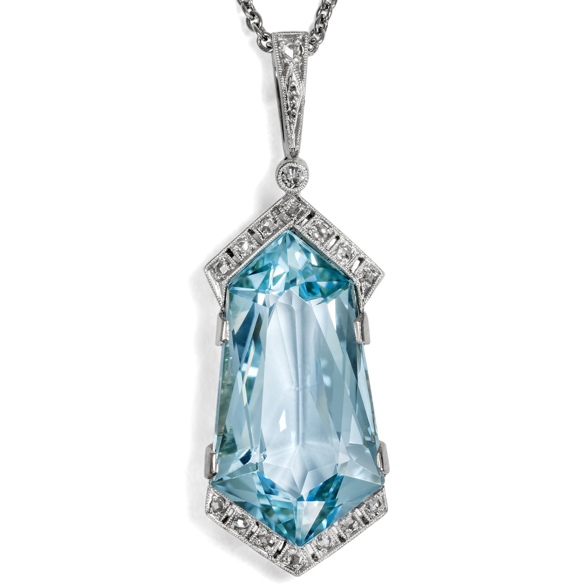Zarter Anhänger mit Aquamarin & Diamanten in Platin & Weißgold, um 1925 Zarter Anhänger mit Aquamarin & Diamanten in Platin & Weißgold, um 1925