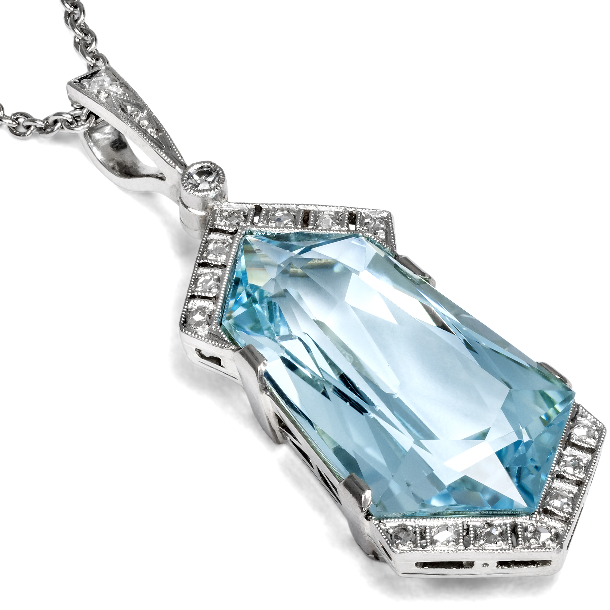 Zarter Anhänger mit Aquamarin & Diamanten in Platin & Weißgold, um 1925 Zarter Anhänger mit Aquamarin & Diamanten in Platin & Weißgold, um 1925