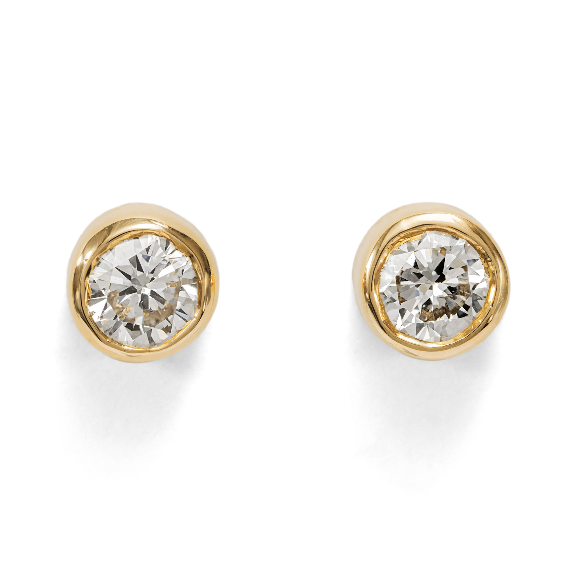 Fine Solitaire Stud Earrings With 0.30 ct Diamonds in Yellow Gold, Circa 1980 Fine Solitaire Stud Earrings With 0.30 ct Diamonds in Yellow Gold, Circa 1980