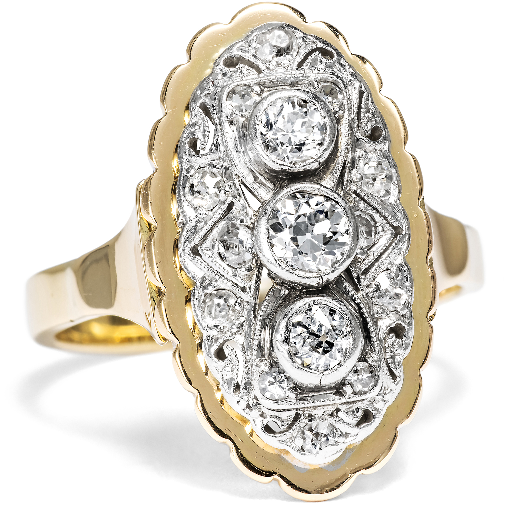 Ungewöhnlicher Ring mit älterem Zierstück, Deutschland um 1955 Ungewöhnlicher Ring mit älterem Zierstück, Deutschland um 1955
