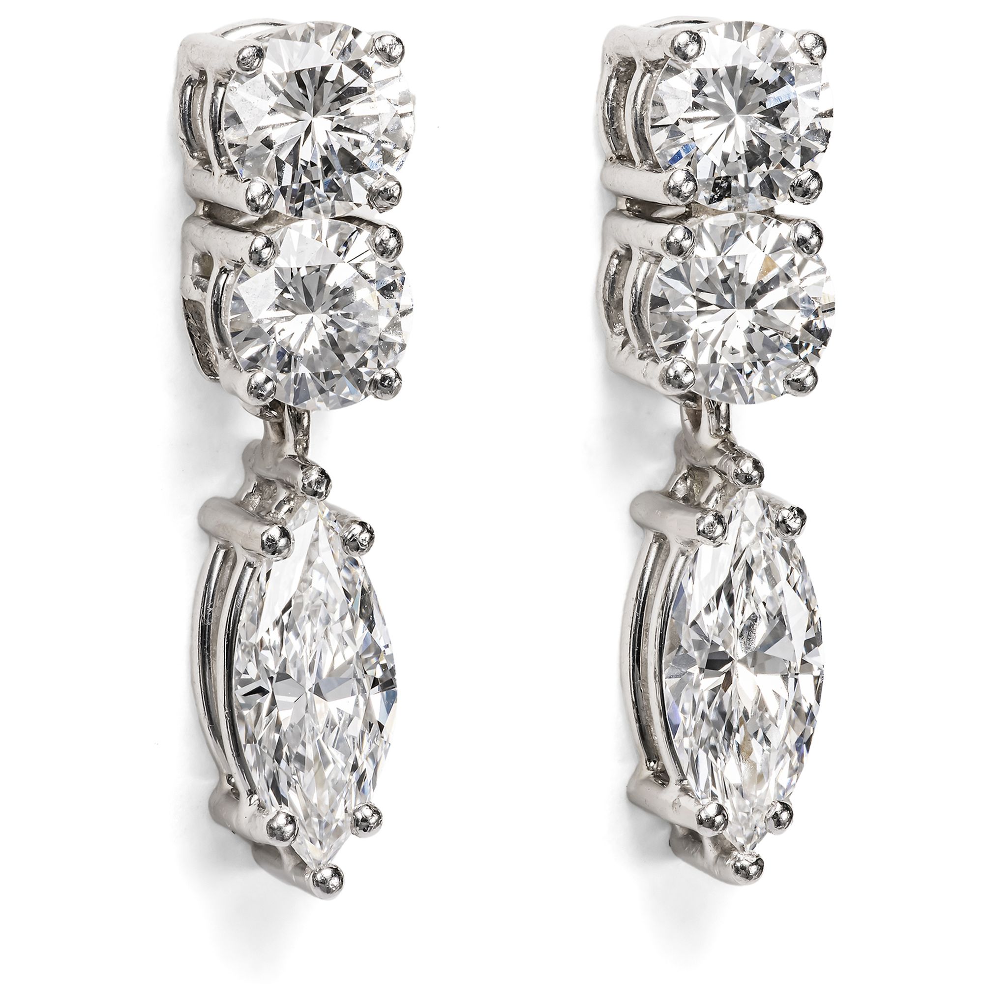 Funkelnde Ohrringe mit Diamanten im Navette- & Brillantschliff in Weißgold, um 1985 Funkelnde Ohrringe mit Diamanten im Navette- & Brillantschliff in Weißgold, um 1985