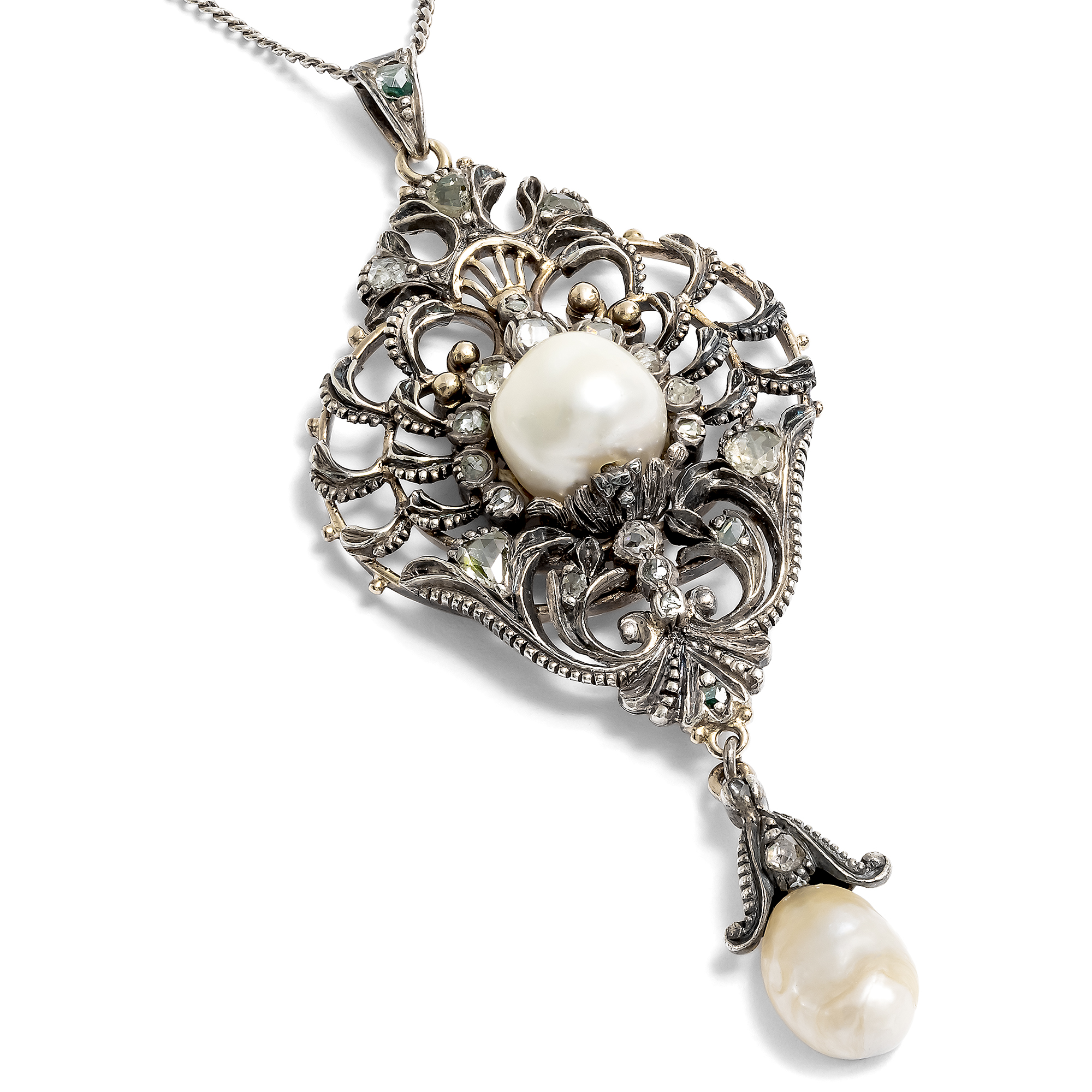 Antiker Anhänger mit Naturperlen & Diamanten in Silber & Gold, um 1900 Antiker Anhänger mit Naturperlen & Diamanten in Silber & Gold, um 1900