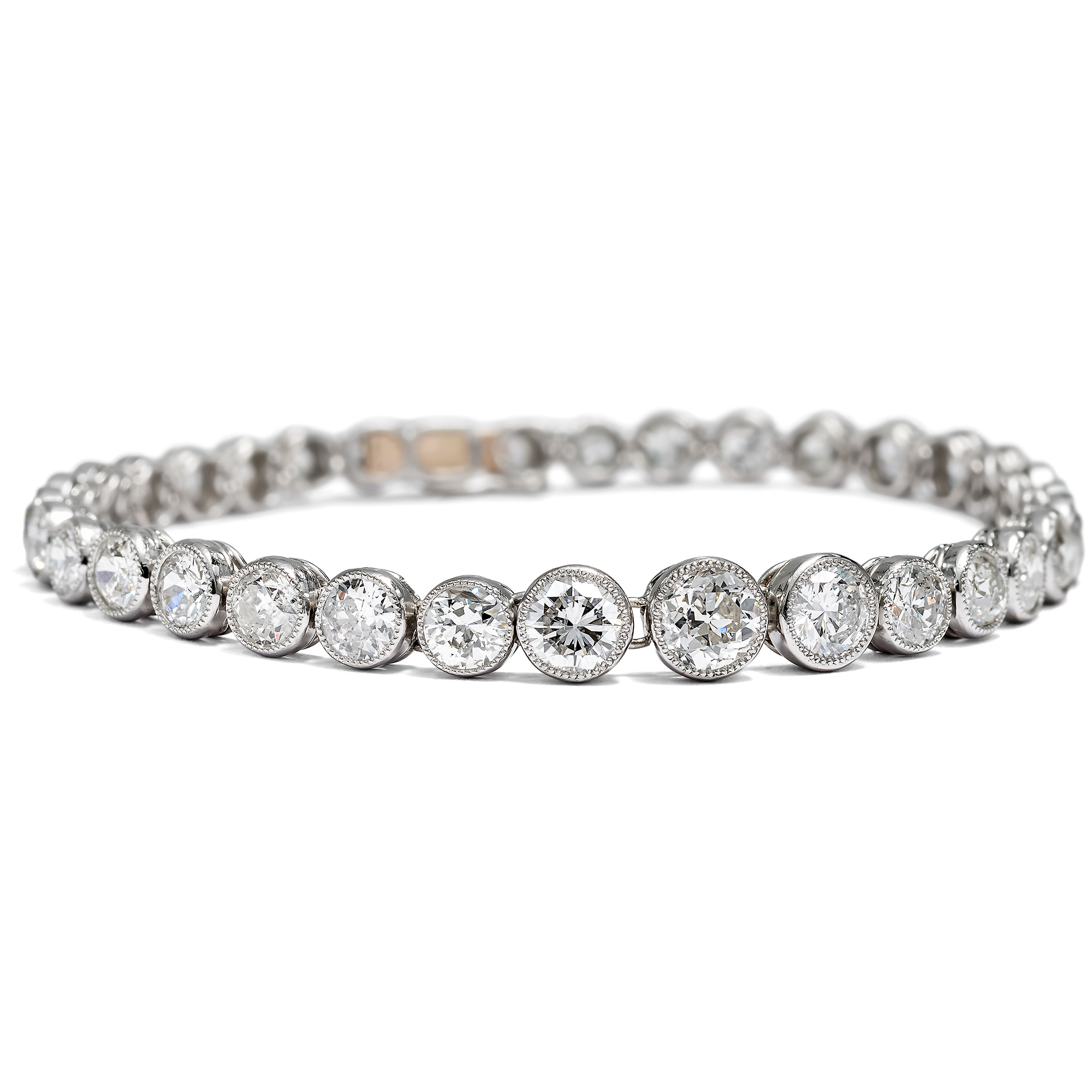 Zeitloses „Rivière“-Armband mit 6,70 ct Diamanten in Platin, Paris um 1925 Zeitloses „Rivière“-Armband mit 6,70 ct Diamanten in Platin, Paris um 1925