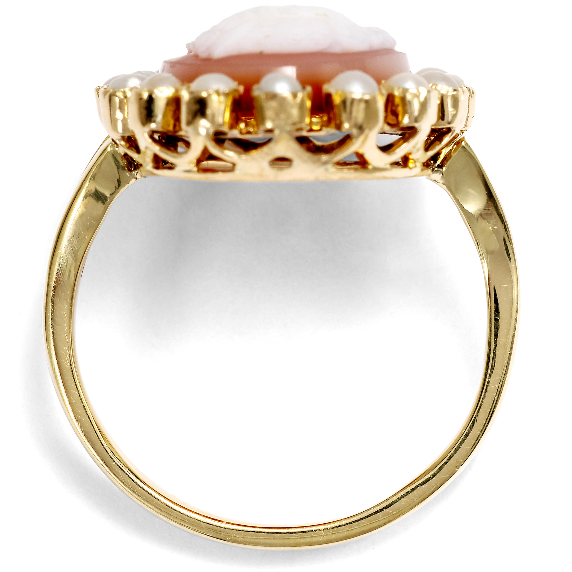 Elegant Gold Ring with a Cameo in Hardstone, Circa 1870 & later Elegant Gold Ring with a Cameo in Hardstone, Circa 1870 & later