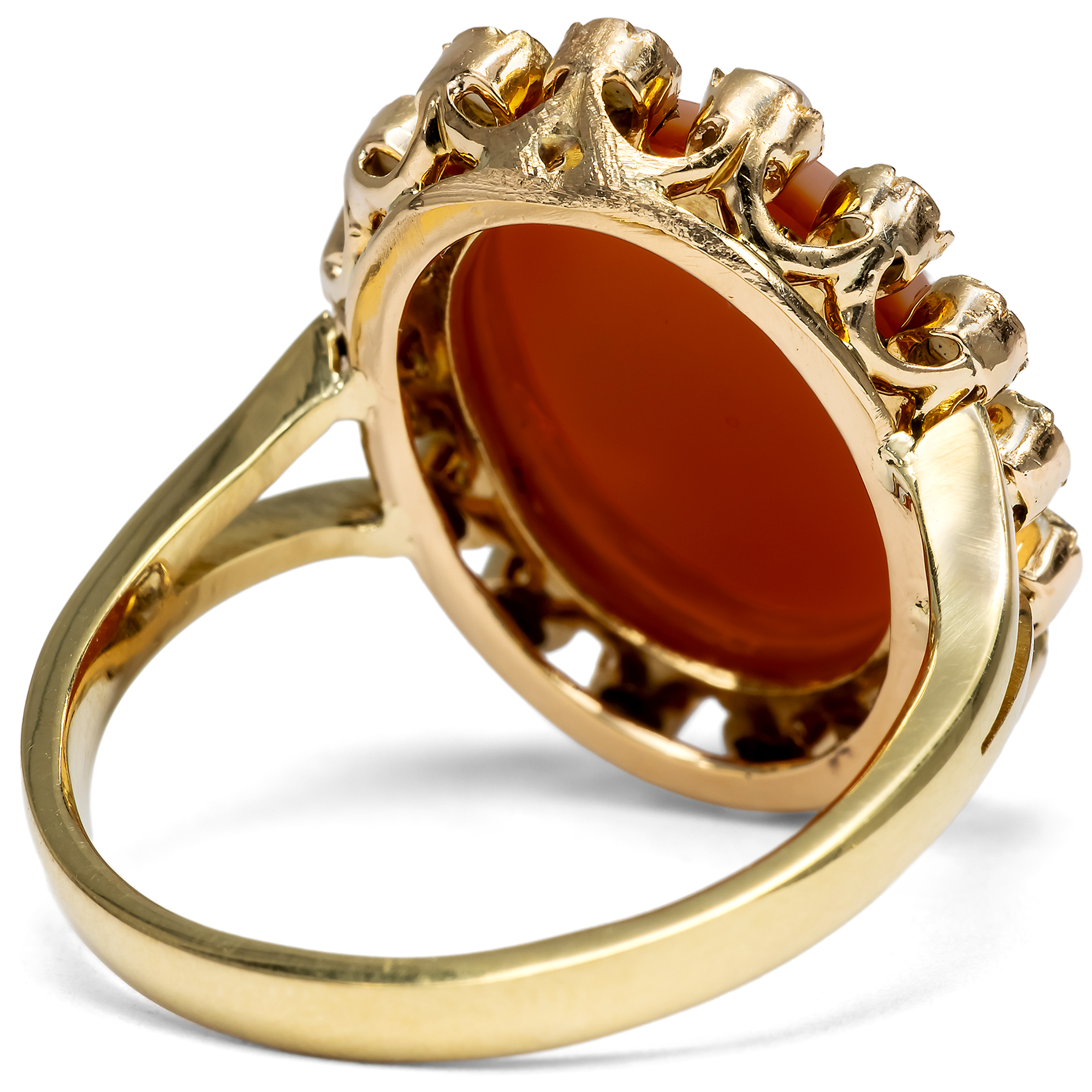 Elegant Gold Ring with a Cameo in Hardstone, Circa 1870 & later Elegant Gold Ring with a Cameo in Hardstone, Circa 1870 & later