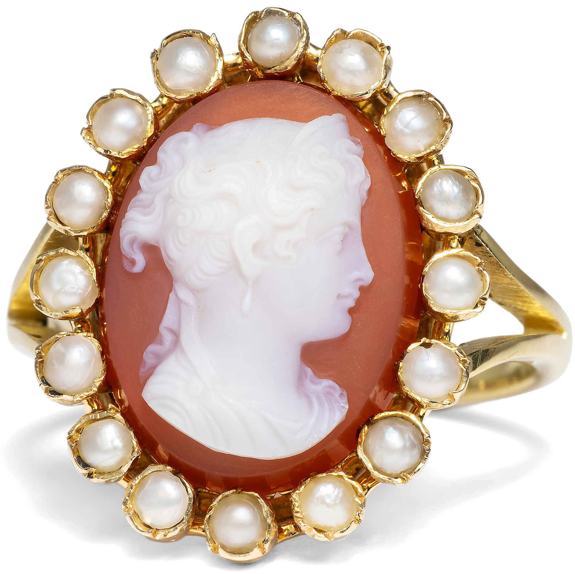 Elegant Gold Ring with a Cameo in Hardstone, Circa 1870 & later Elegant Gold Ring with a Cameo in Hardstone, Circa 1870 & later