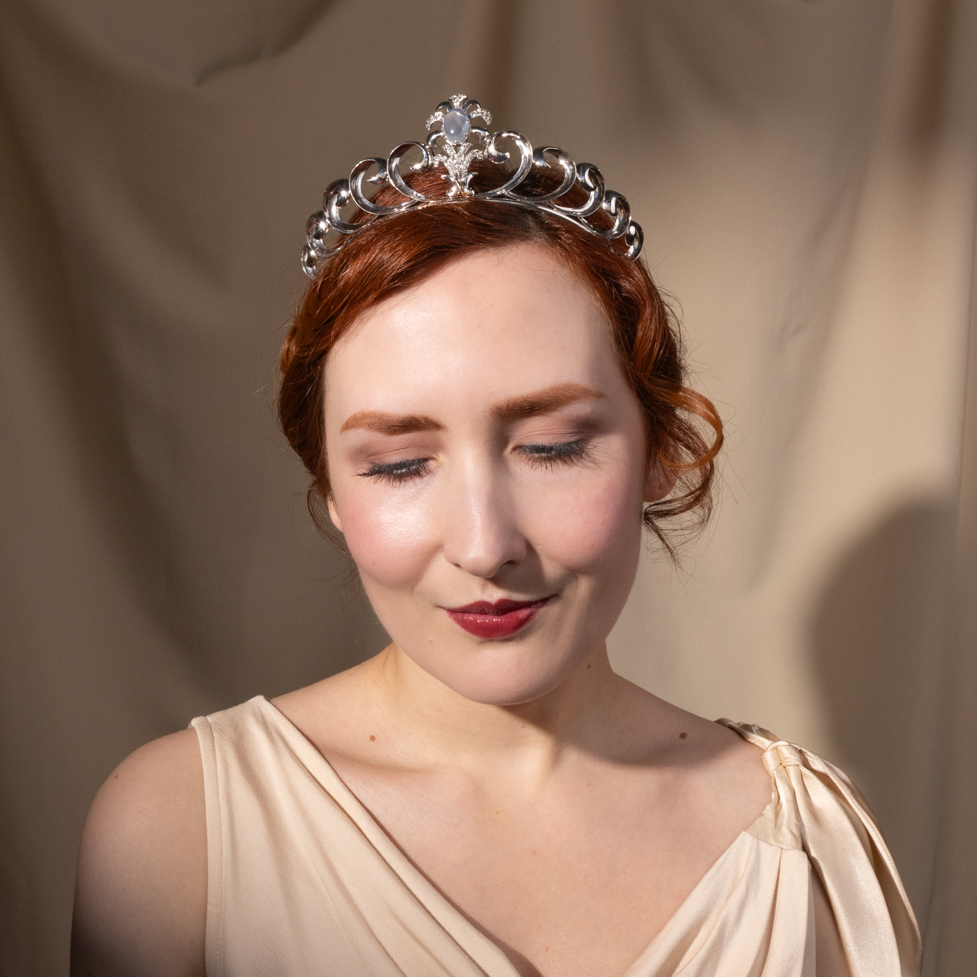 Elegantes Diadem mit Mondstein in Silber, Genf um 1940 Elegantes Diadem mit Mondstein in Silber, Genf um 1940