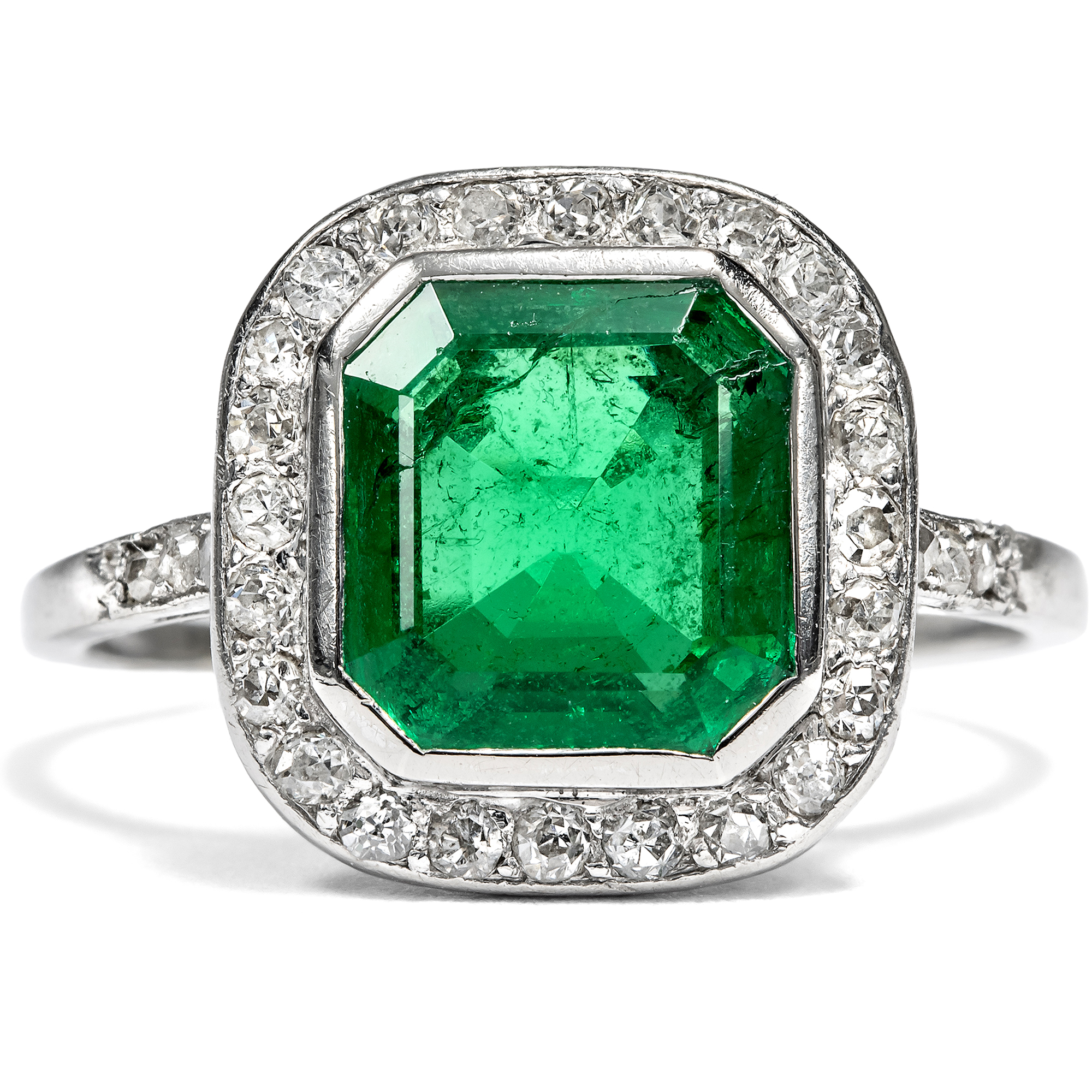 Antiker Ring mit kolumbianischem Smaragd & Diamanten in Platin, um 1925 Antiker Ring mit kolumbianischem Smaragd & Diamanten in Platin, um 1925