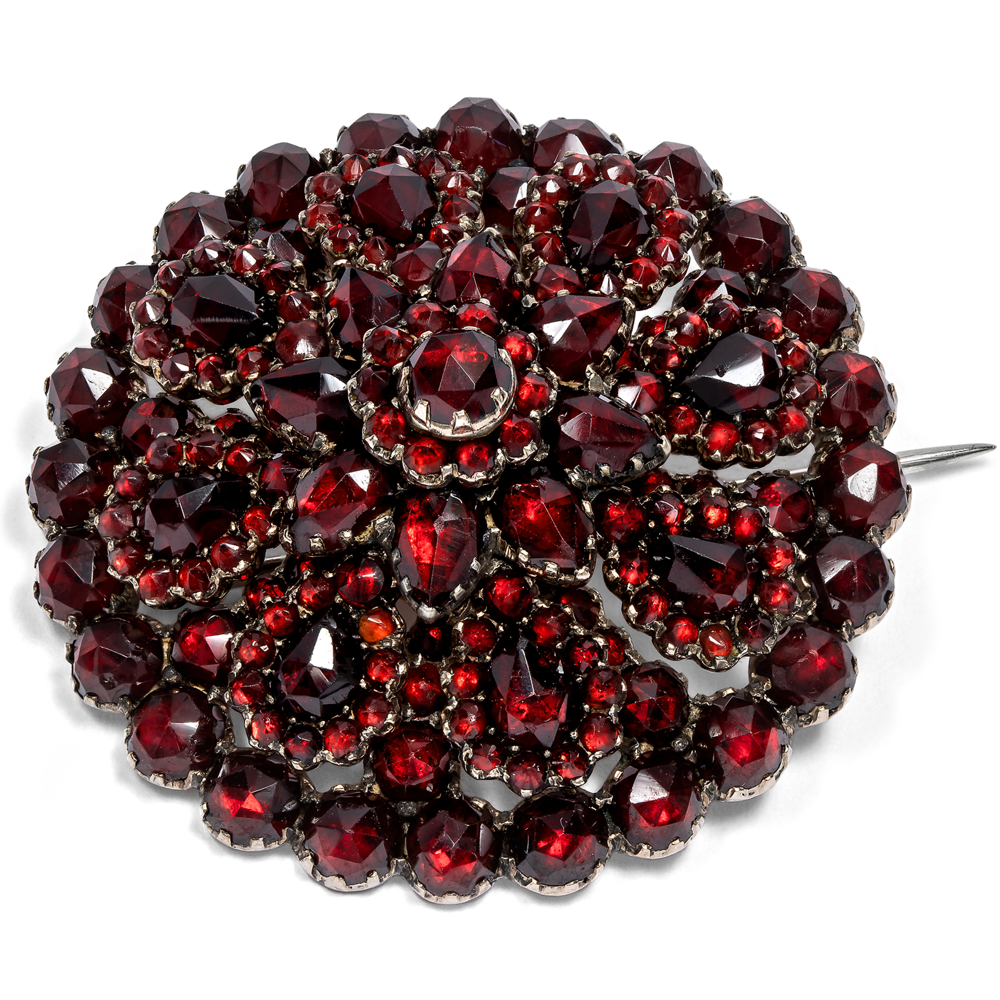 Schöne antike Brosche mit böhmischen Granaten, um 1880 Schöne antike Brosche mit böhmischen Granaten, um 1880
