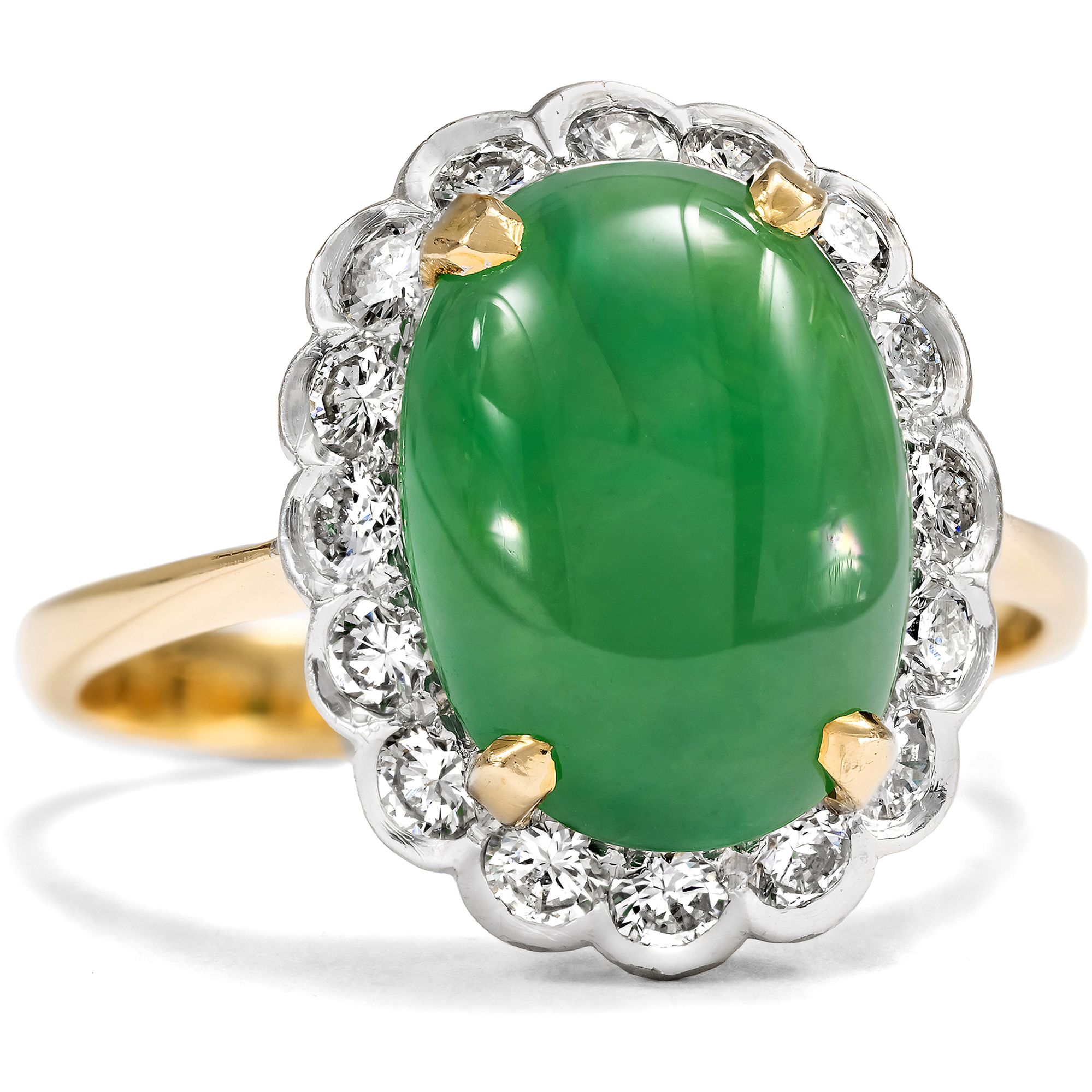 Vintage Ring mit kostbarer Jadeit-Jade und Diamanten in Gold, um 1975 Vintage Ring mit kostbarer Jadeit-Jade und Diamanten in Gold, um 1975