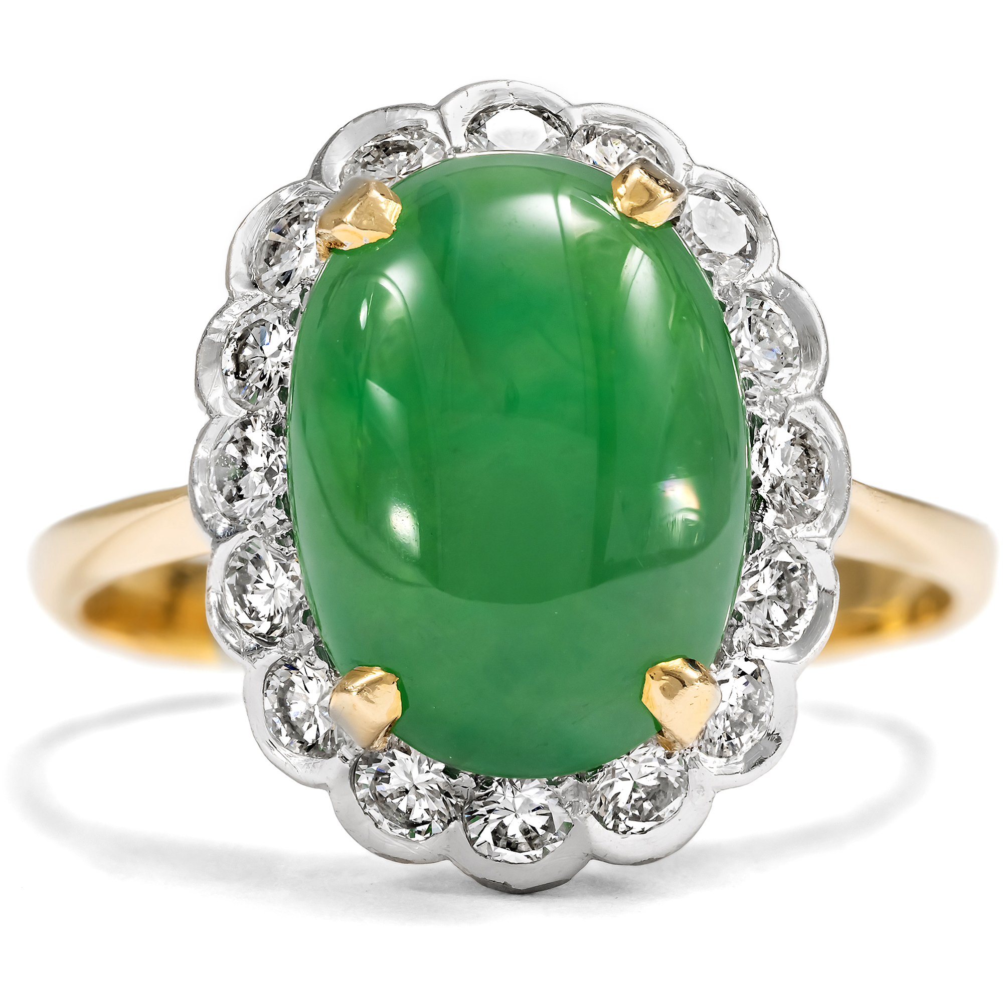 Vintage Ring mit kostbarer Jadeit-Jade und Diamanten in Gold, um 1975 Vintage Ring mit kostbarer Jadeit-Jade und Diamanten in Gold, um 1975