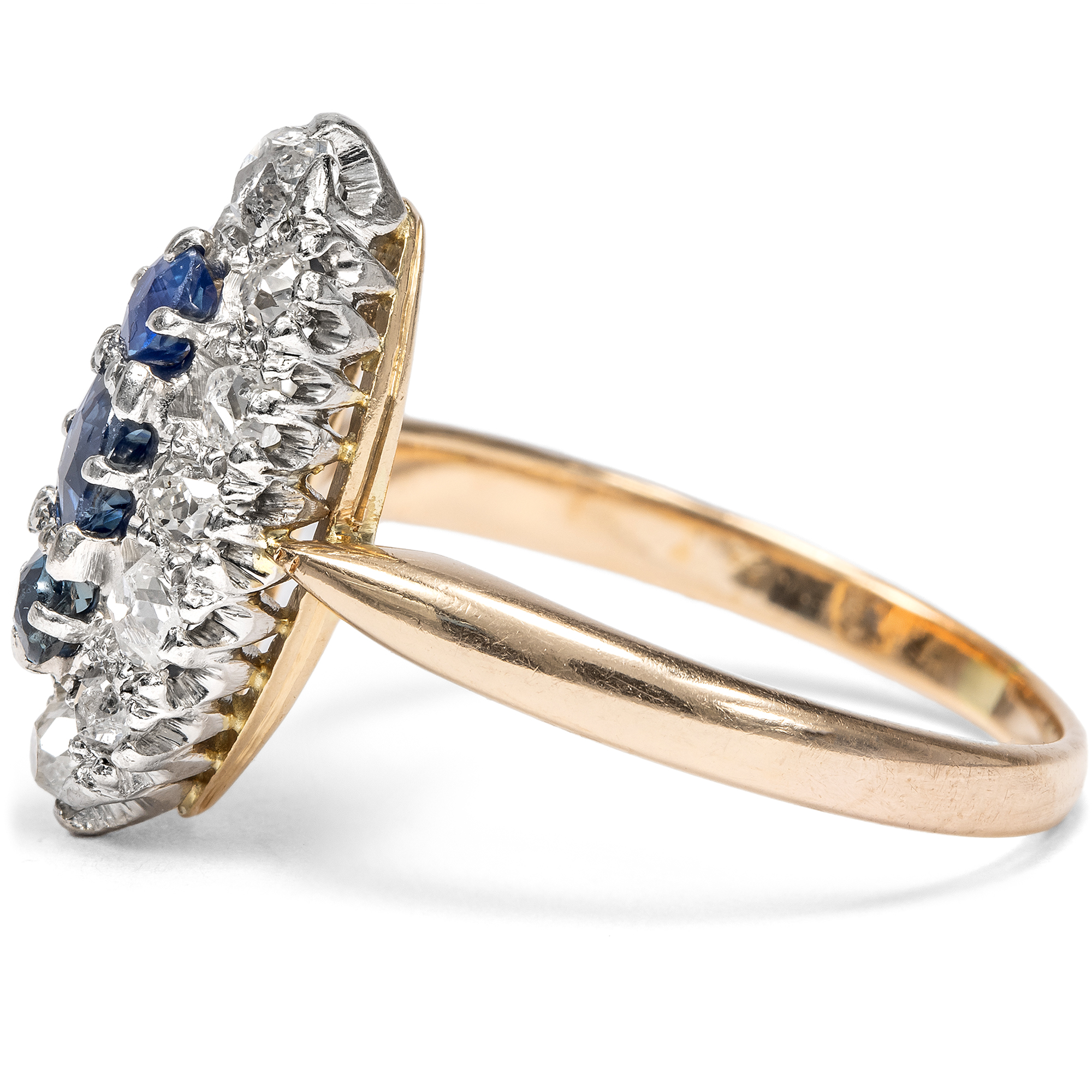 Viktorianischer Schiffchenring aus Gold und Silber mit Diamanten und Saphiren, um 1890 Viktorianischer Schiffchenring aus Gold und Silber mit Diamanten und Saphiren, um 1890