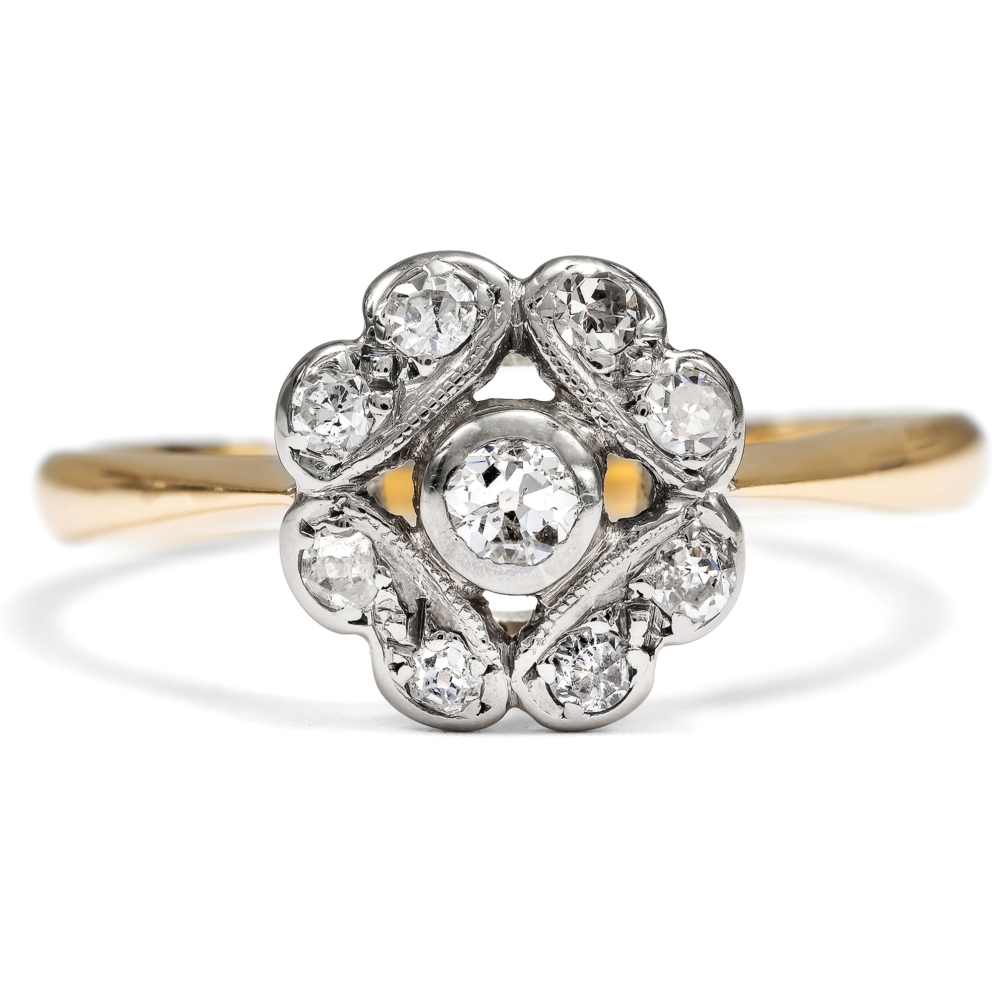 Vintage Daisy Ring with Diamonds in Platinum and Gold, British, c. 1950 Vintage Daisy Ring with Diamonds in Platinum and Gold, British, c. 1950