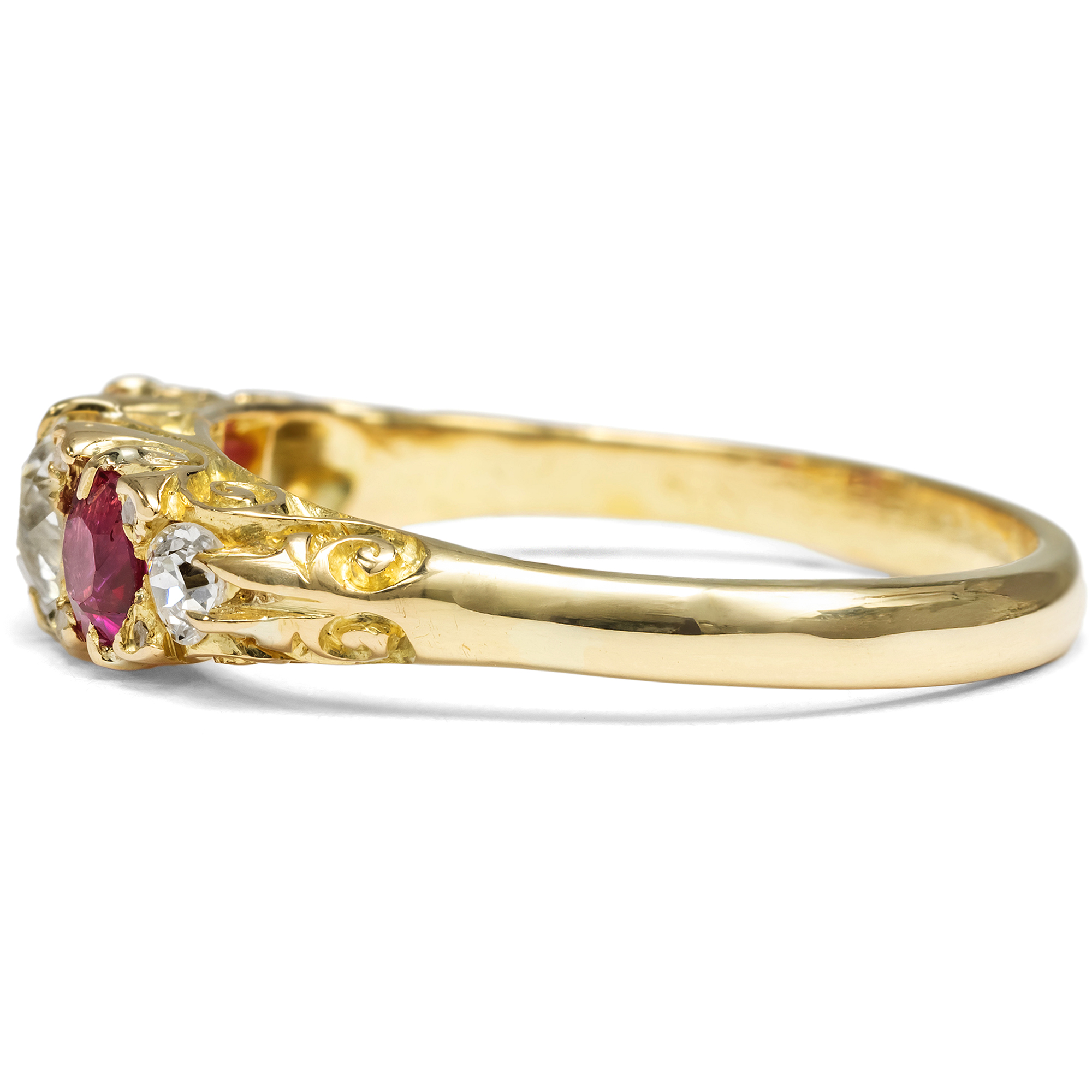 Antiker Ring mit Rubinen & Diamanten in Gold, England um 1900 Antiker Ring mit Rubinen & Diamanten in Gold, England um 1900