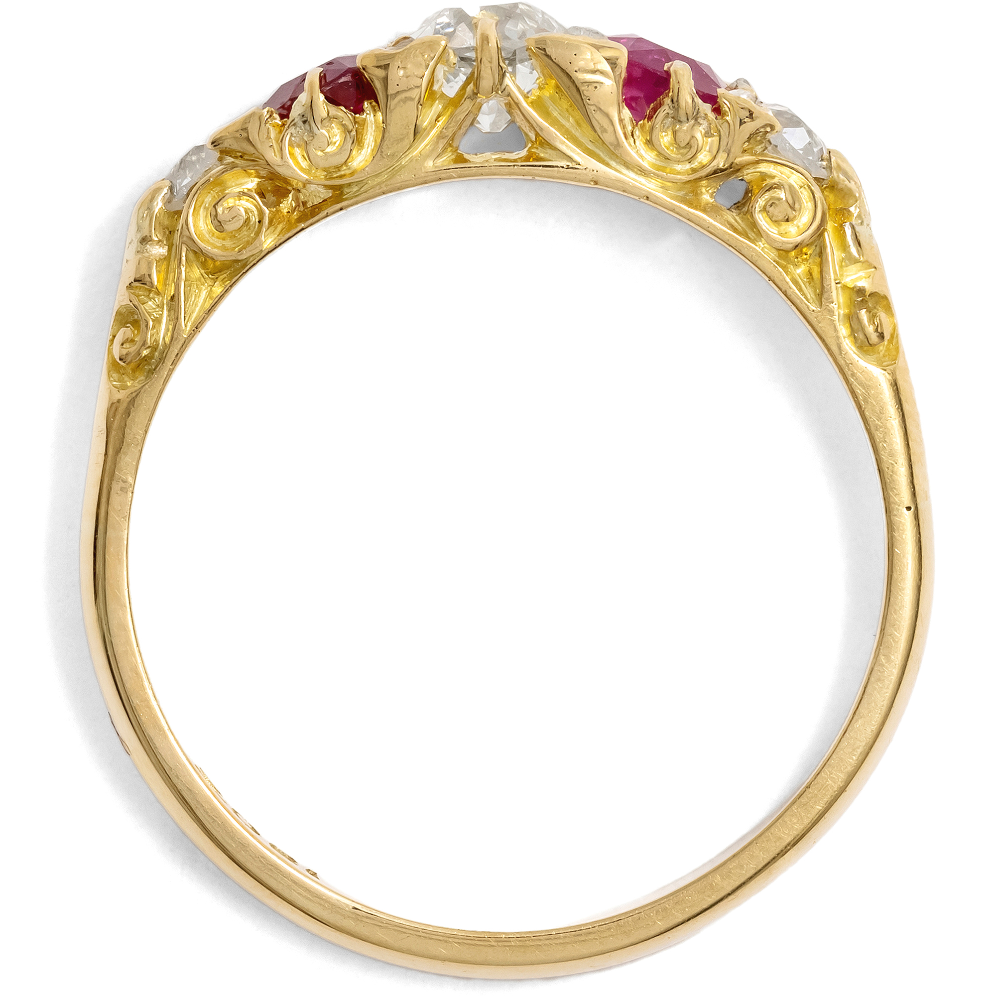 Antiker Ring mit Rubinen & Diamanten in Gold, England um 1900 Antiker Ring mit Rubinen & Diamanten in Gold, England um 1900