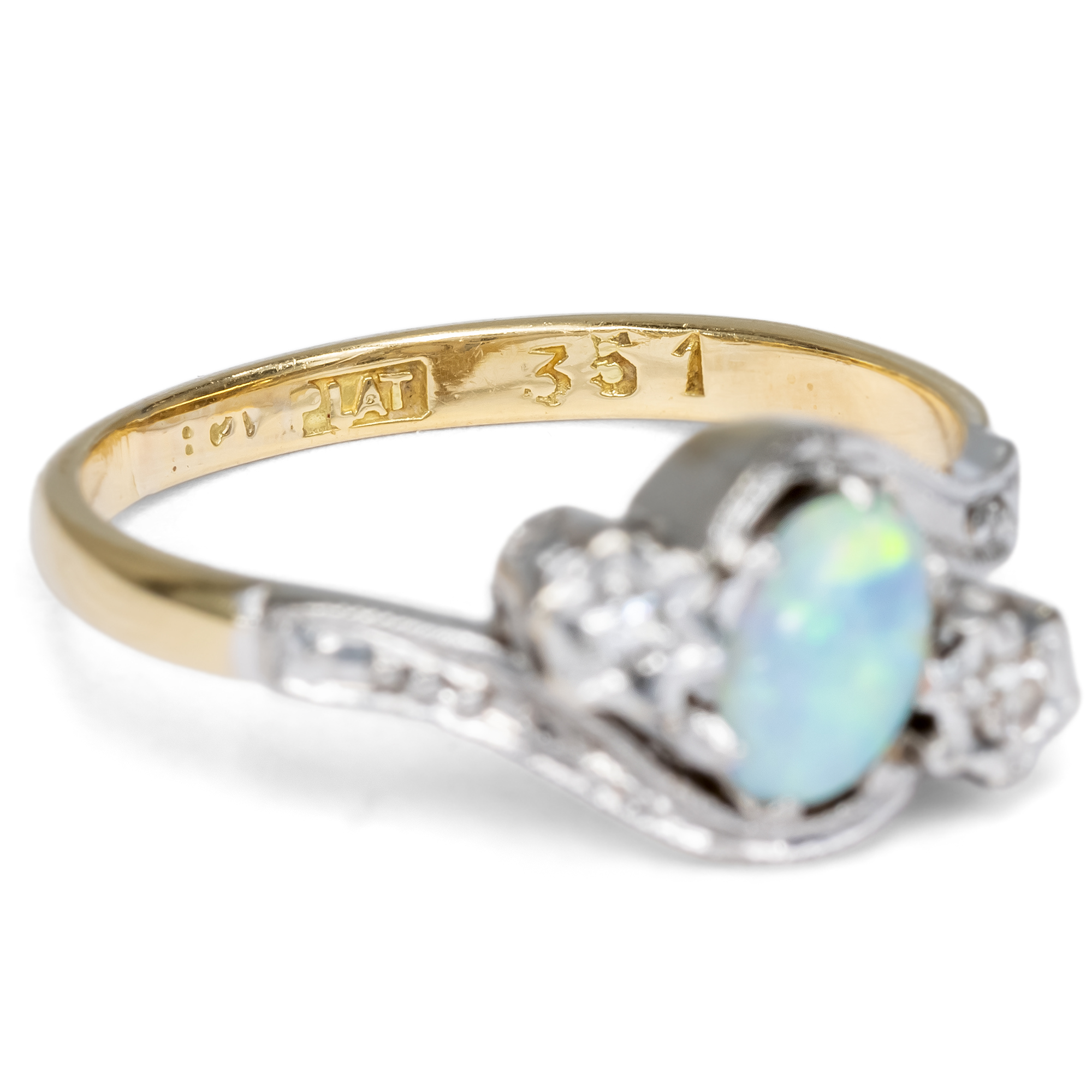 Feiner Ring mit australischem Opal & Diamanten in Gold & Platin, Großbritannien um 1920 Feiner Ring mit australischem Opal & Diamanten in Gold & Platin, Großbritannien um 1920