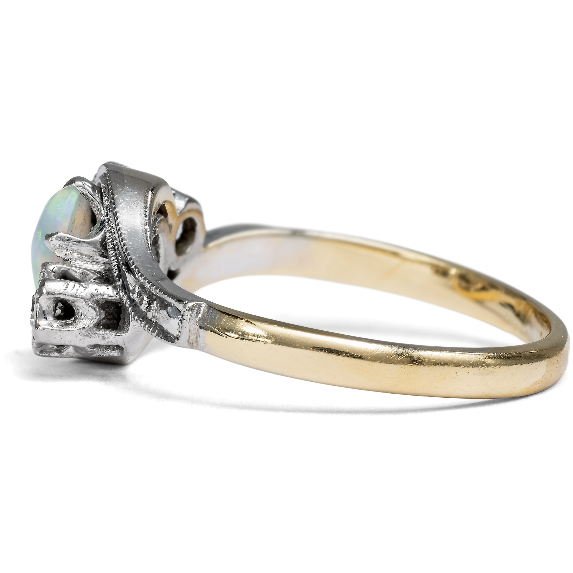 Feiner Ring mit australischem Opal & Diamanten in Gold & Platin, Großbritannien um 1920 Feiner Ring mit australischem Opal & Diamanten in Gold & Platin, Großbritannien um 1920