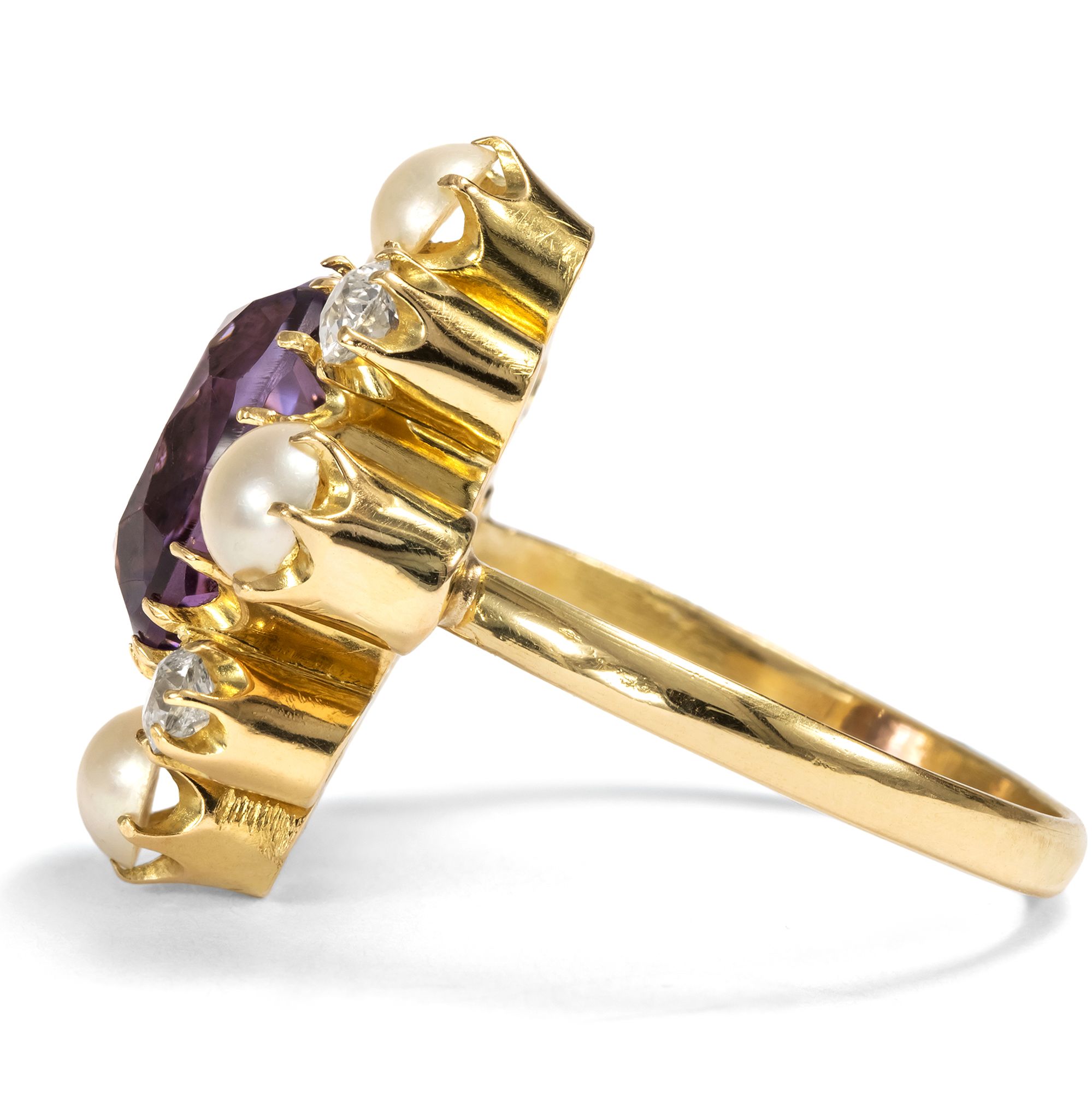 Prachtvoller Ring mit Amethyst, Diamanten und Perlen, um 1885 & später Prachtvoller Ring mit Amethyst, Diamanten und Perlen, um 1885 & später