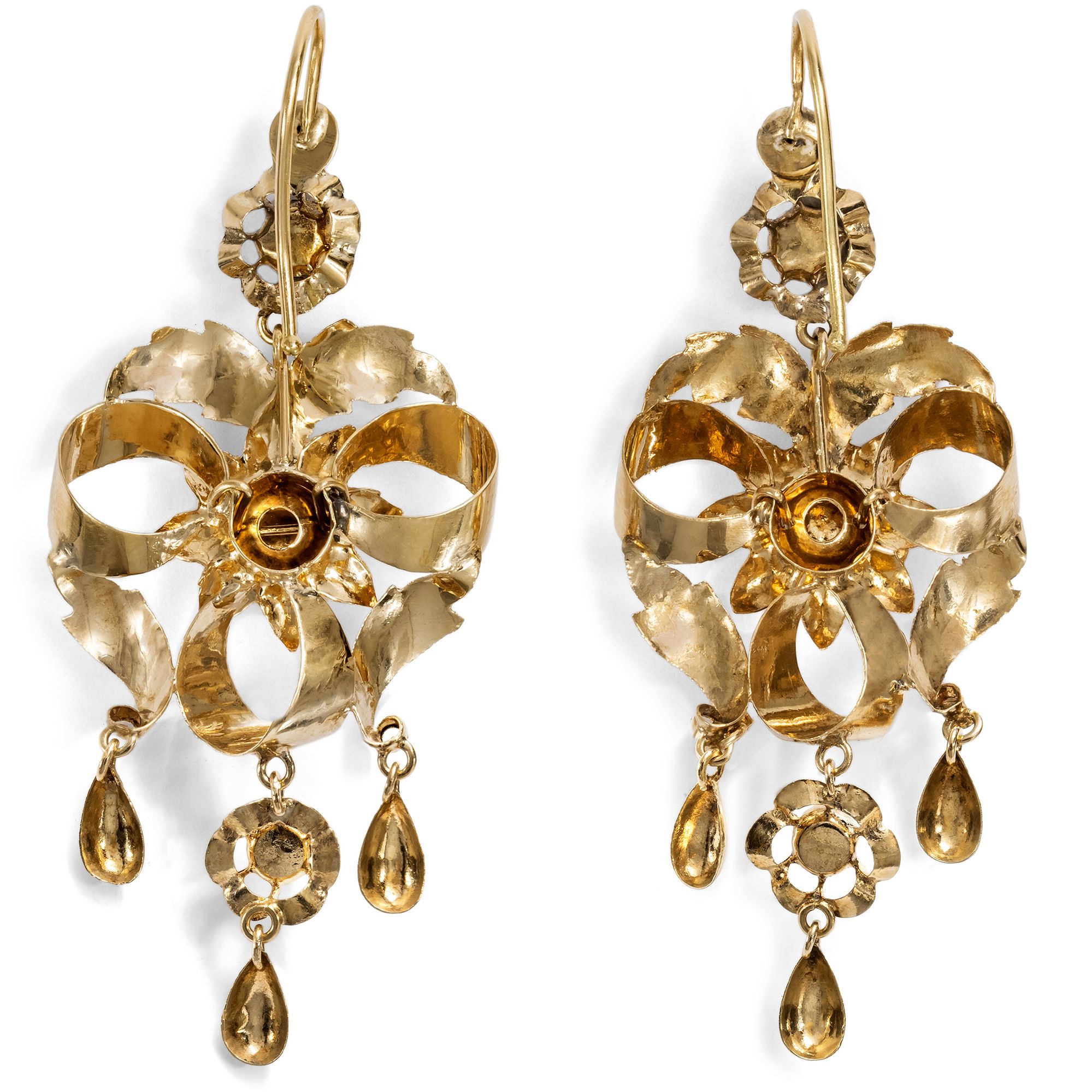 Prachtvolle Ohrringe aus Gold & Perlen, wohl Spanien, um 1870 Prachtvolle Ohrringe aus Gold & Perlen, wohl Spanien, um 1870