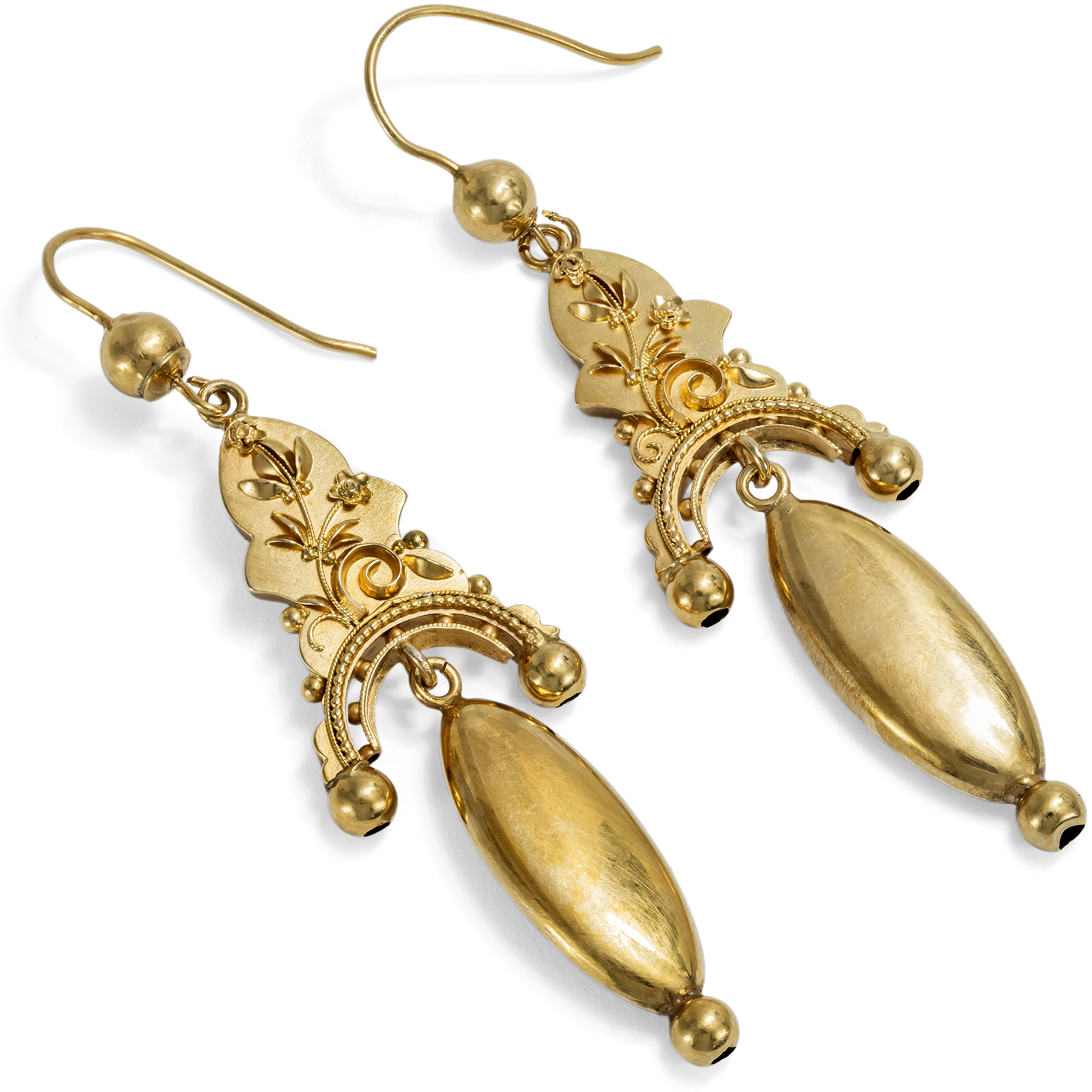 Dekorative Ohrringe aus Gold, Mariage aus antiken Teilen, um 1880 & später Dekorative Ohrringe aus Gold, Mariage aus antiken Teilen, um 1880 & später