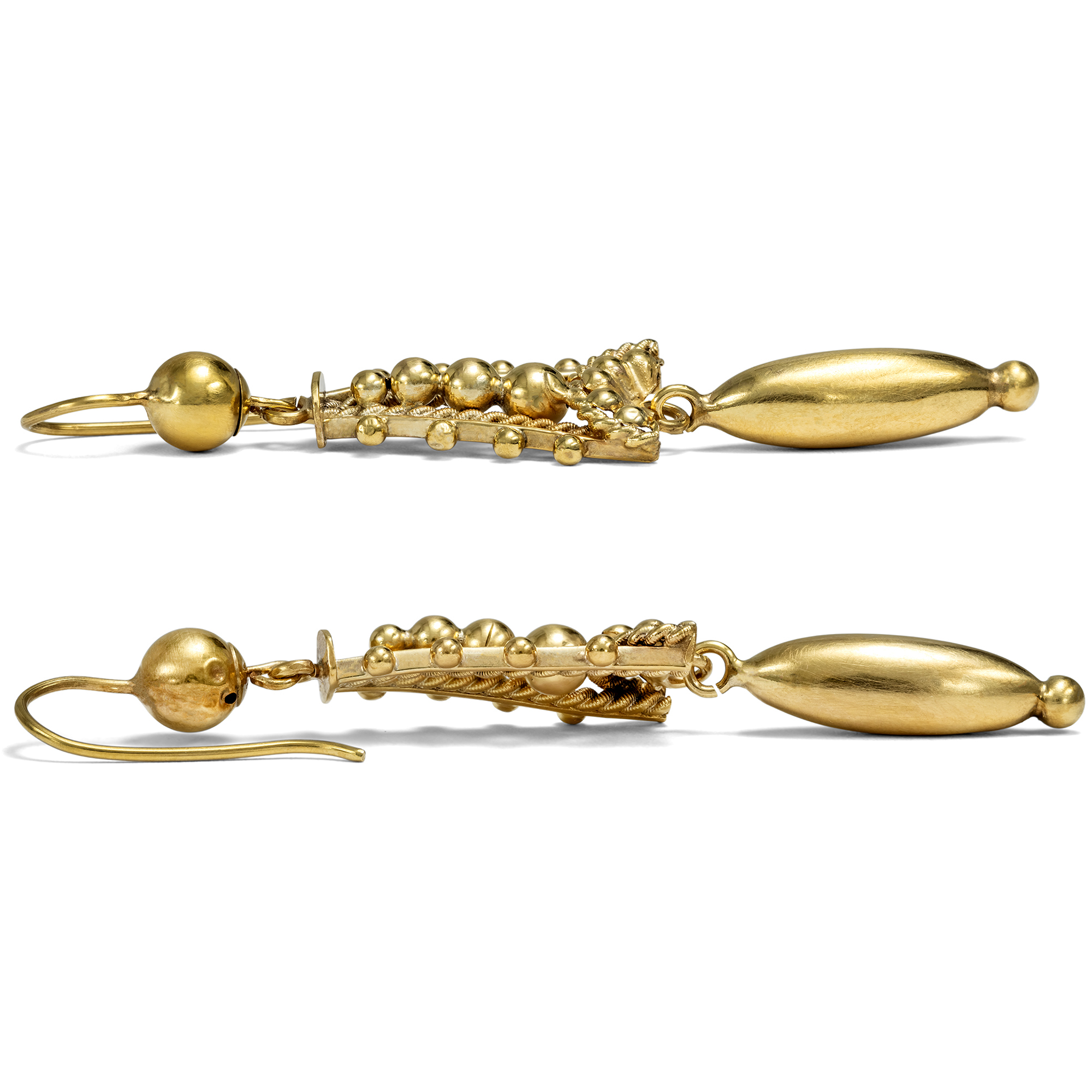 Ungewöhnliche Ohrringe als Mariage aus alten Teilen, England um 1880 und später Ungewöhnliche Ohrringe als Mariage aus alten Teilen, England um 1880 und später