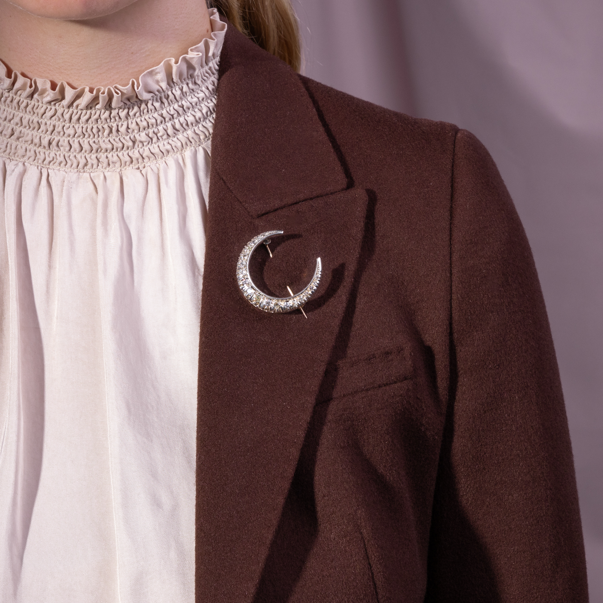 Große antike Brosche mit Diamanten in Gold & Silber, England um 1890 Große antike Brosche mit Diamanten in Gold & Silber, England um 1890