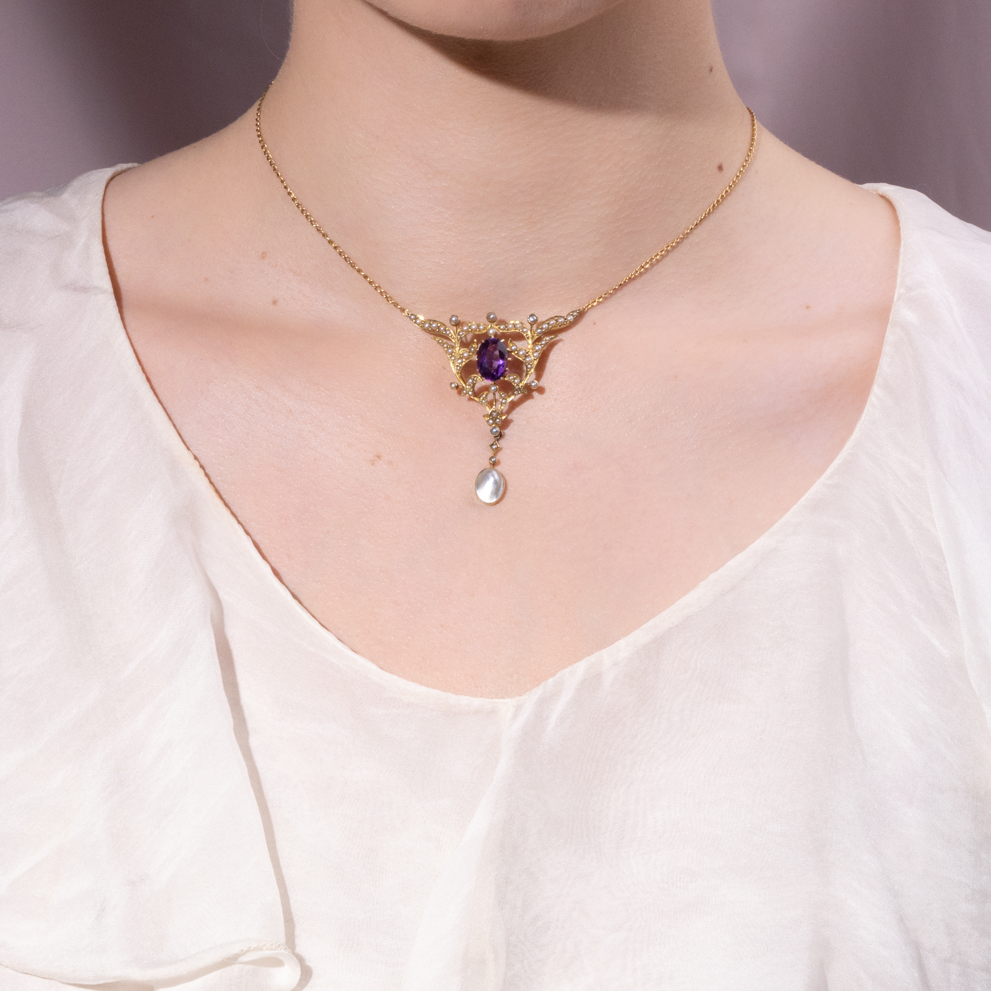Elegant Edwardian Amethyst and Pearl Necklace, British, c. 1905 Elegant Edwardian Amethyst and Pearl Necklace, British, c. 1905