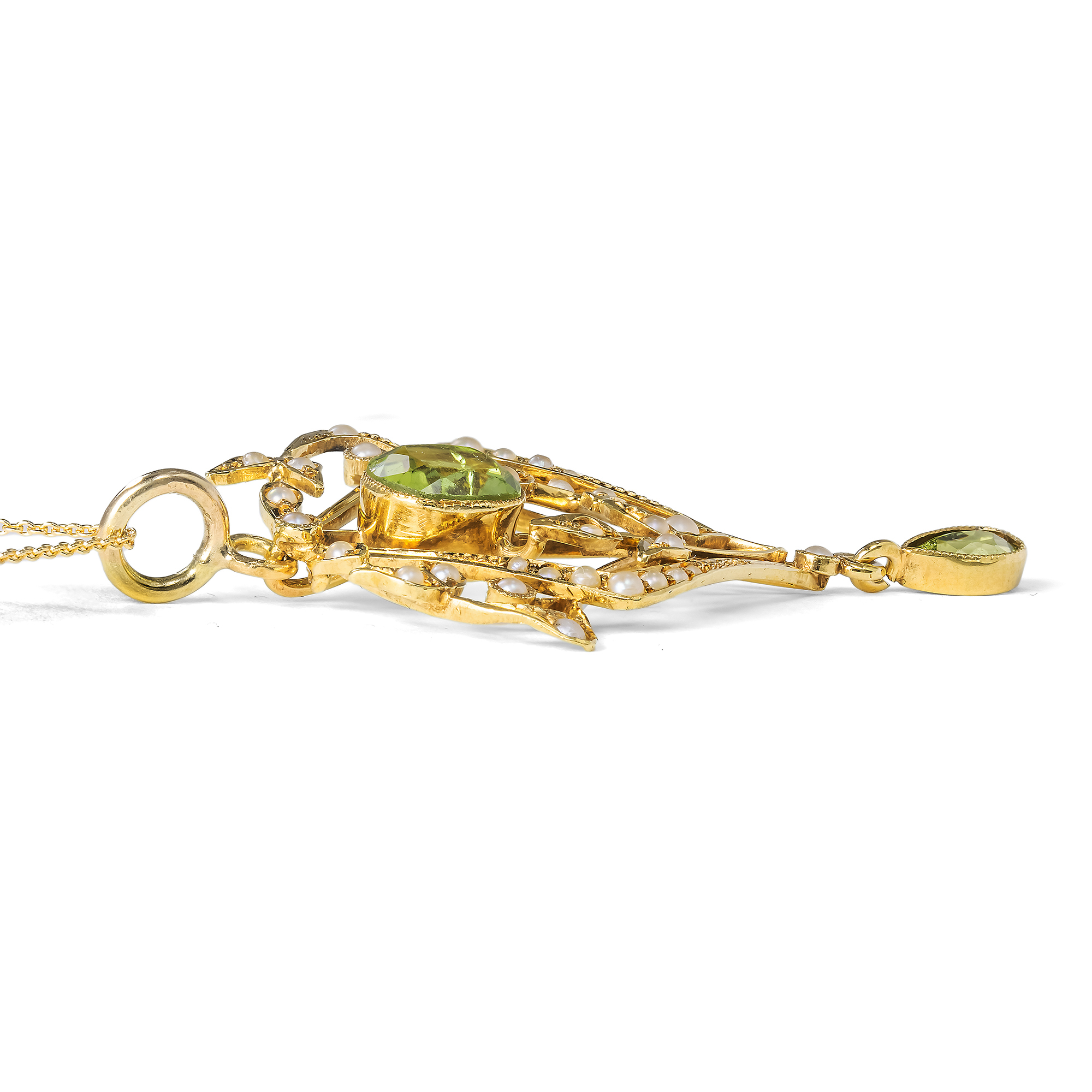 Eleganter Anhänger mit Peridot & Perlen in Gold, Großbritannien um 1910 Eleganter Anhänger mit Peridot & Perlen in Gold, Großbritannien um 1910