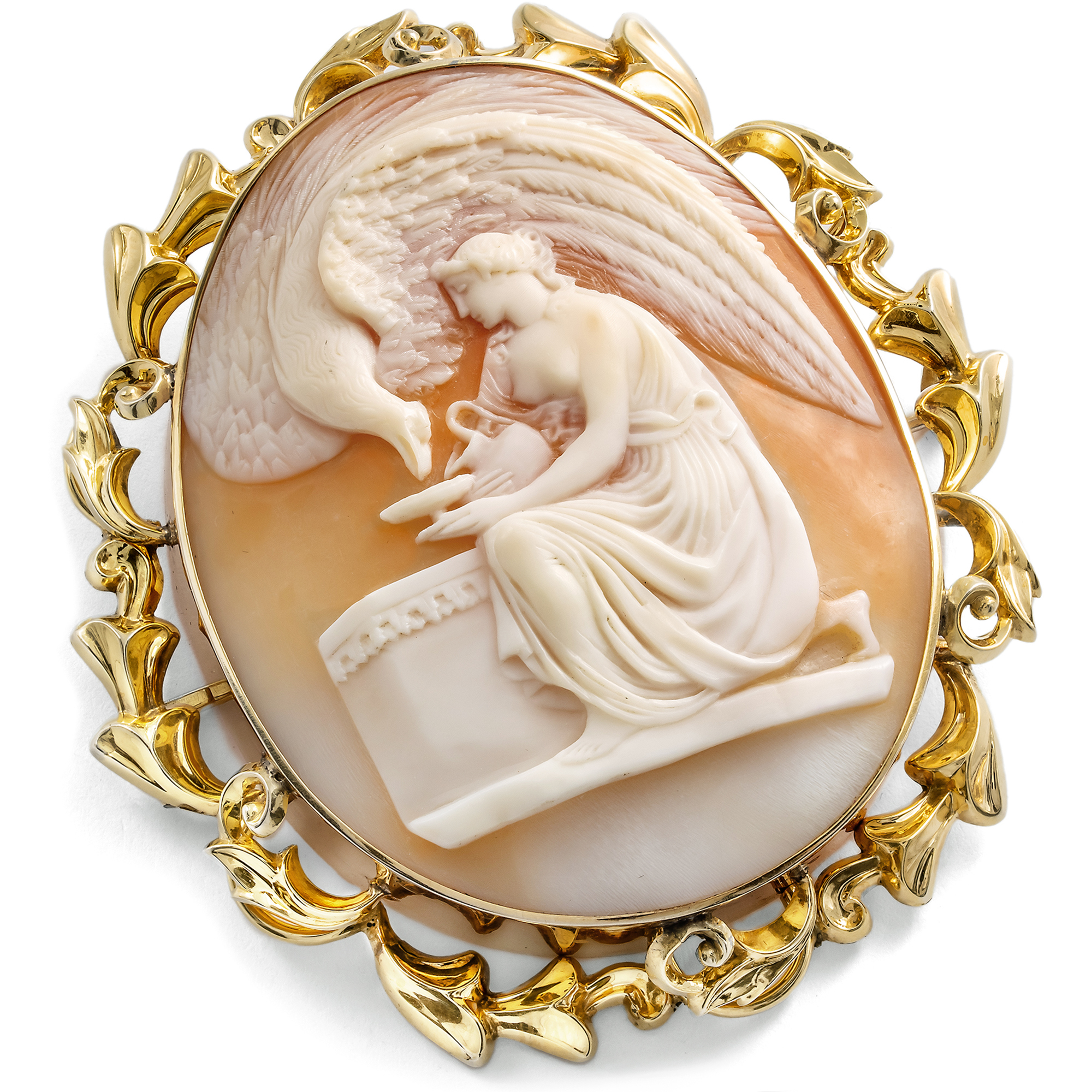 Große Muschel-Kamee mit Darstellung der Hebe in Gold, England & Italien um 1850 Große Muschel-Kamee mit Darstellung der Hebe in Gold, England & Italien um 1850