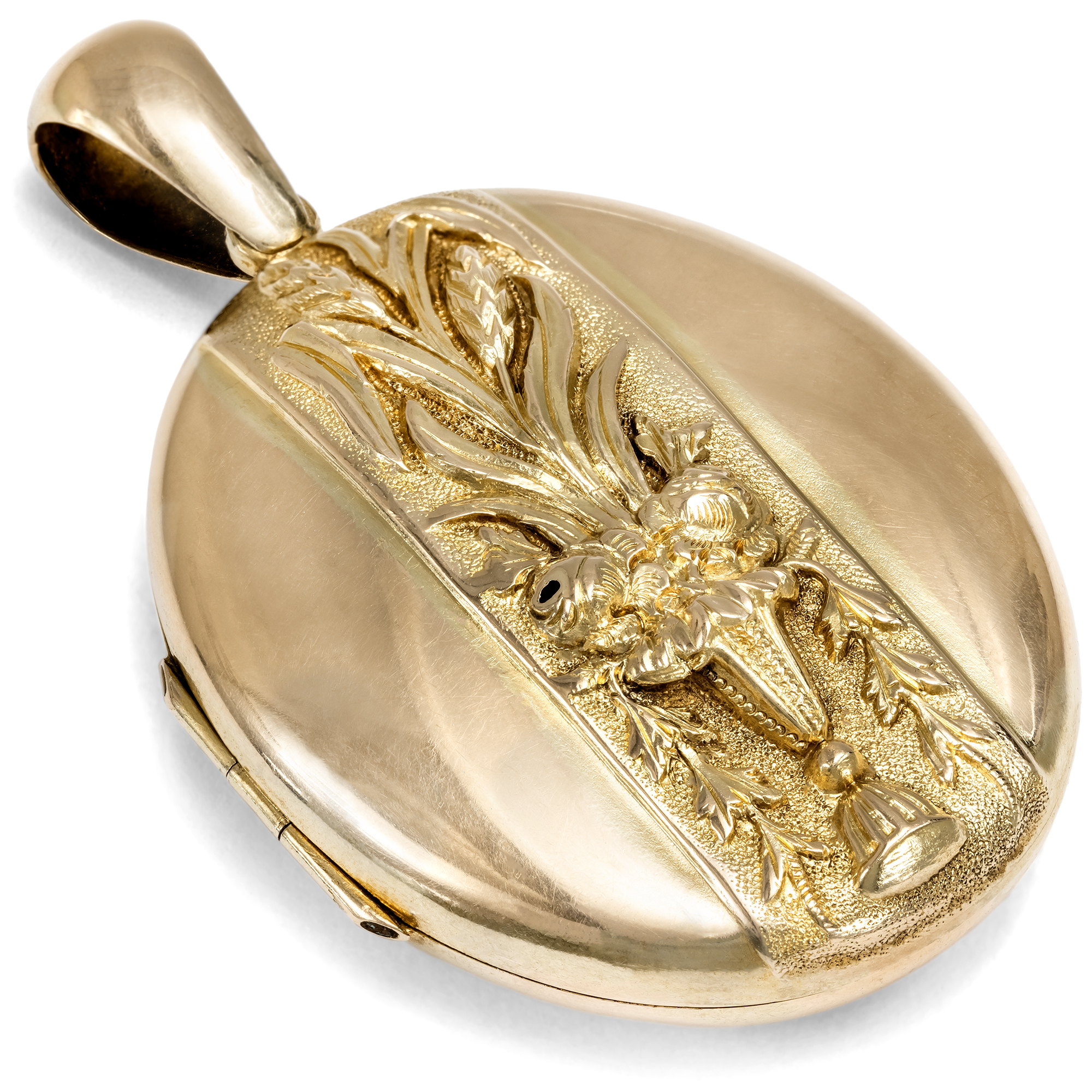 Viktorianisches Medaillon aus getriebenem Gold, um 1875 Viktorianisches Medaillon aus getriebenem Gold, um 1875